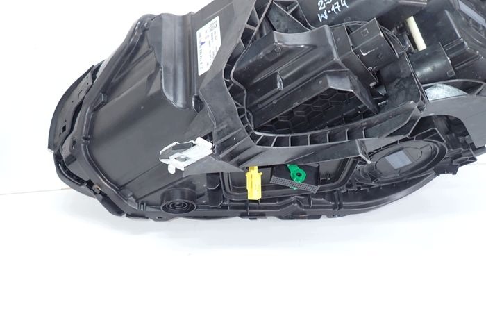 MERCEDES W174 CLA LED PERFORMANCE 25- reflektor right light A1749062602