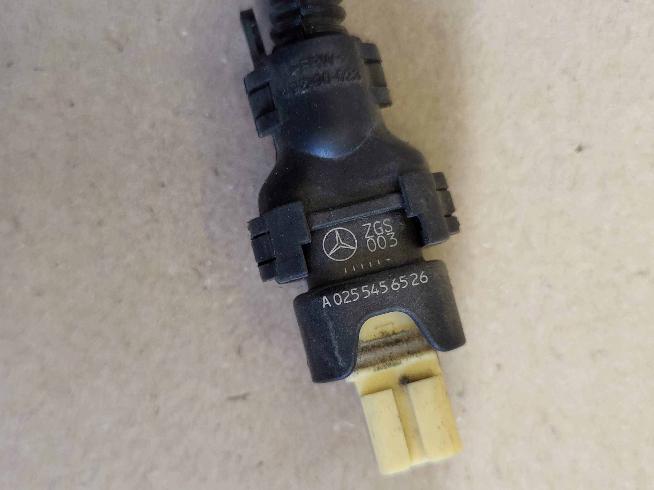 Sensor TEMPERATURY Gase MERCEDES A0009059704 A0255456526 OE EU