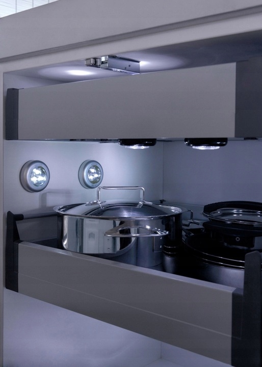 MCE01 LAMPKA 3 DIODY LED SAMOPRZYLEPNA NA BATERIE Rodzaj gwintu inny