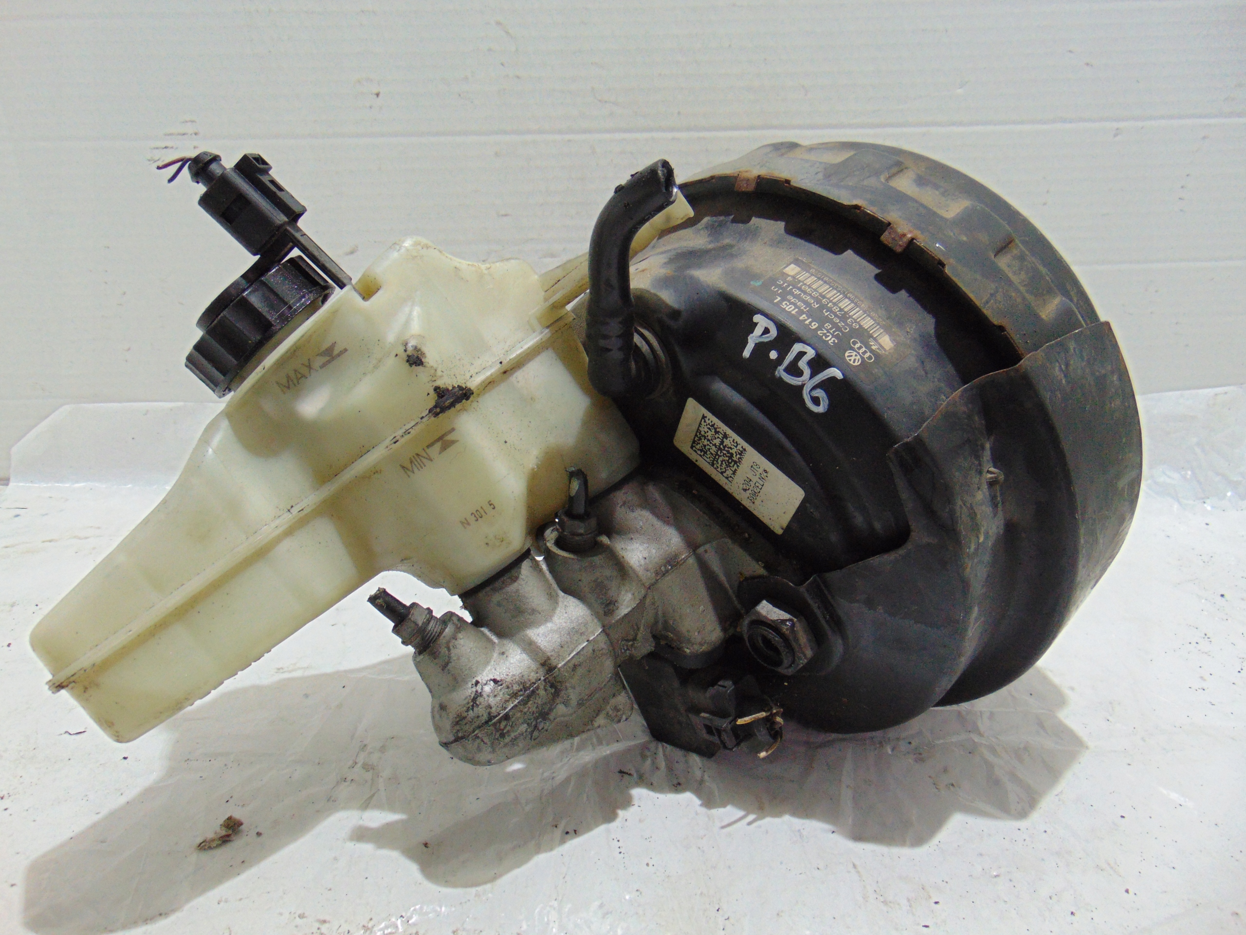 Сервопривід гальма VW PASSAT B6 3C2614105L