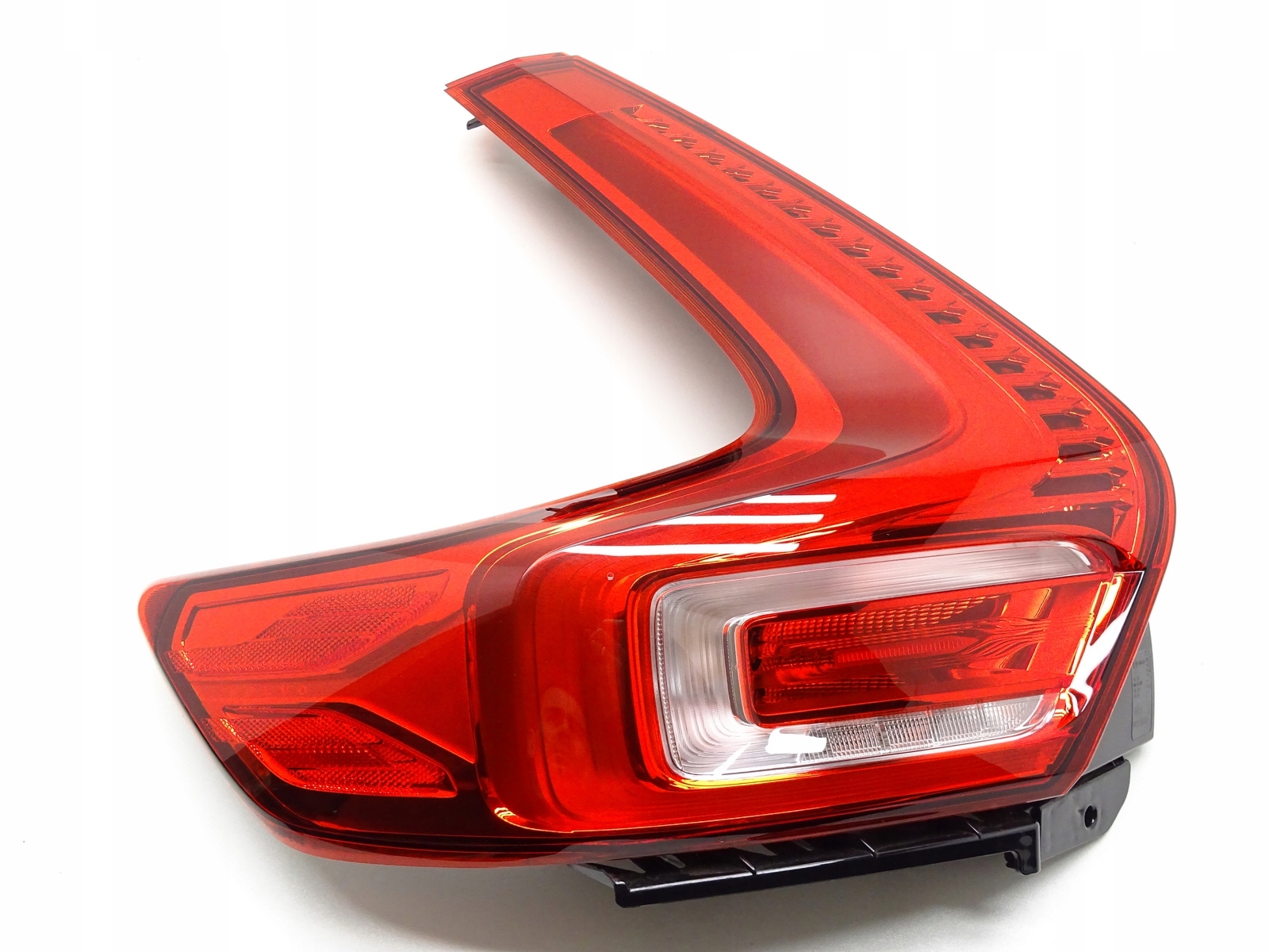 LAMPA LEWY TYŁ LEWA TYLNA LED VOLVO XC40 31446790