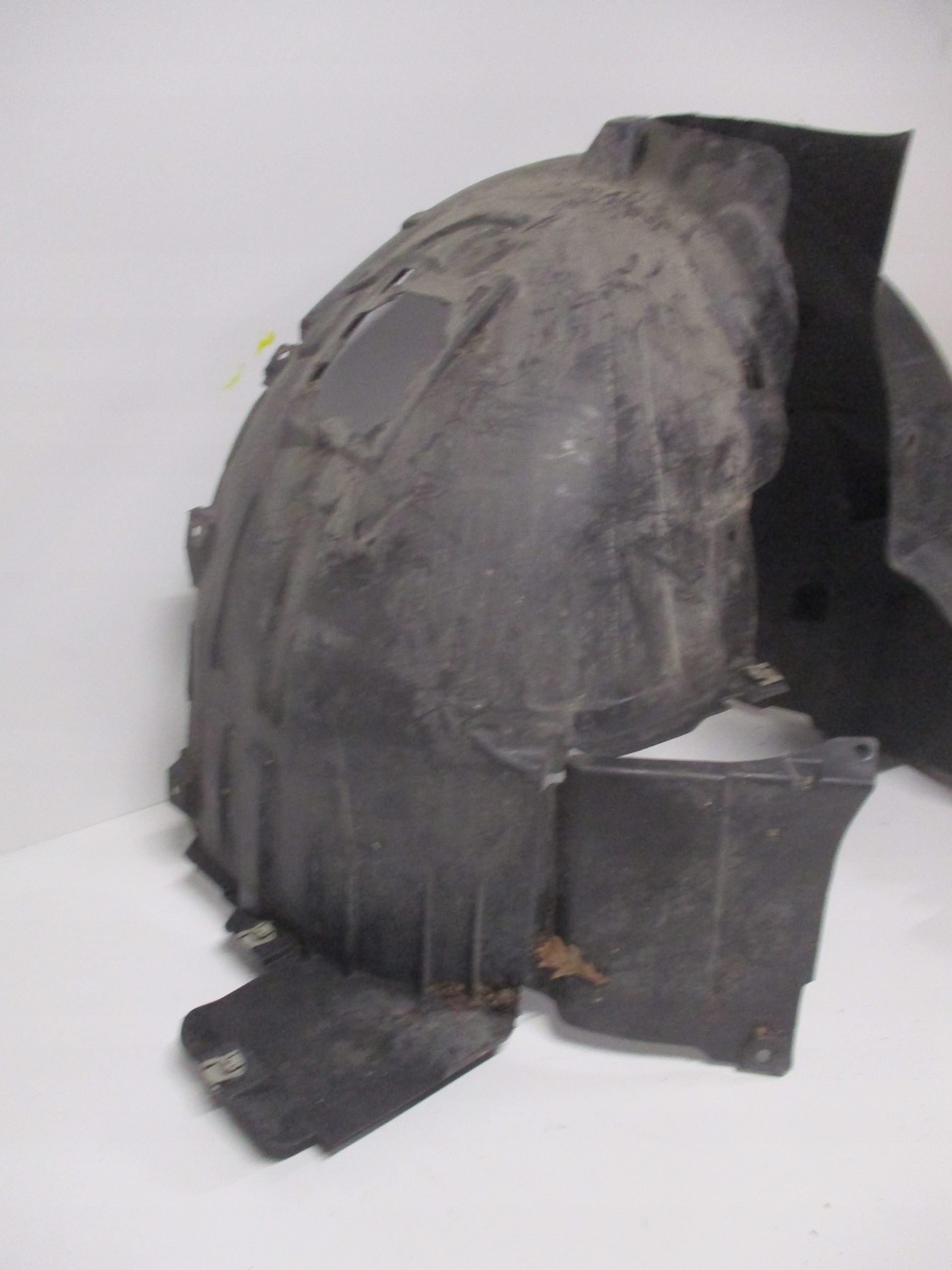 mudguard front MERCEDES GLA 156 A1566900230 right