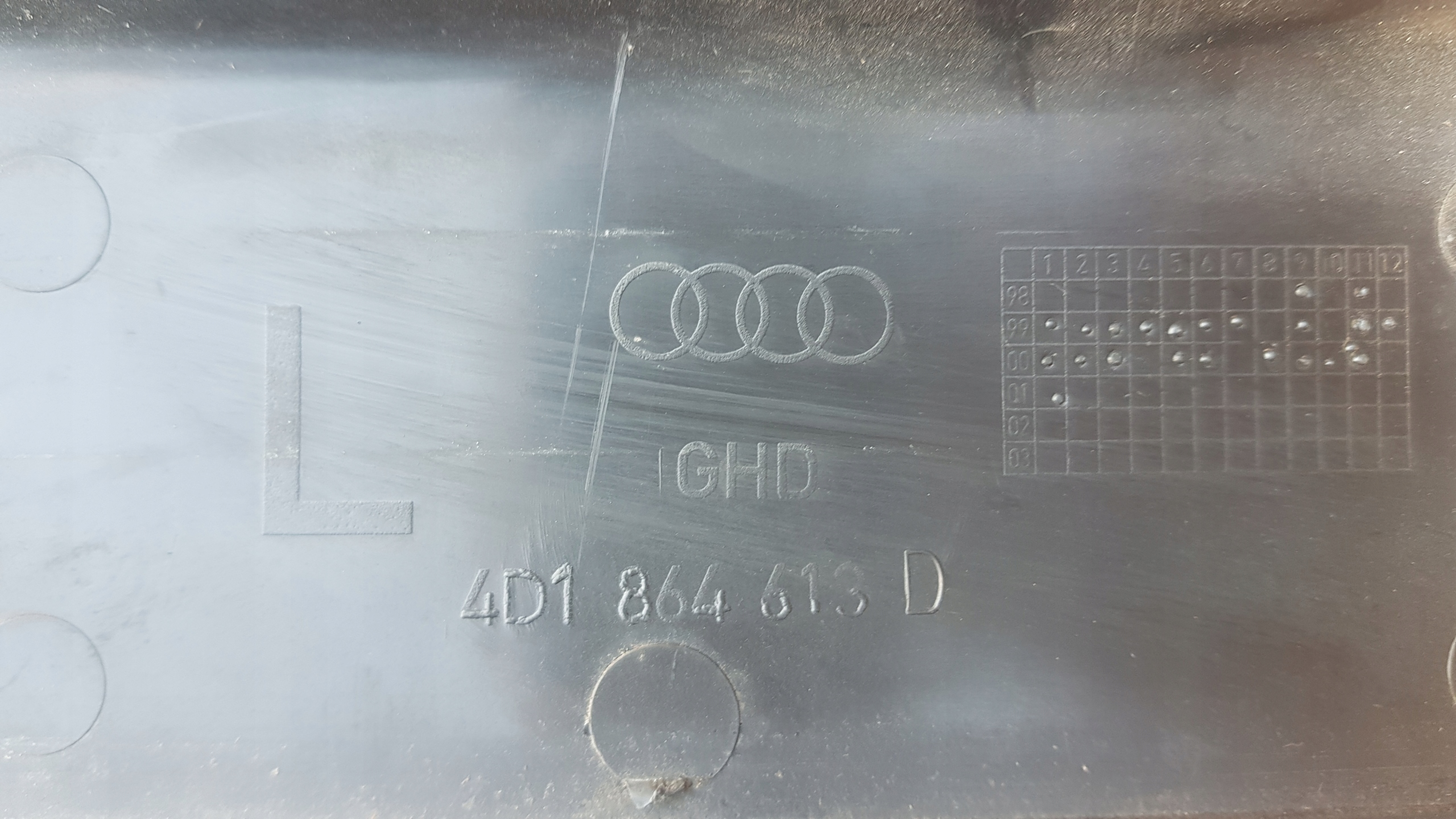 AUDI A8 D2 moulding threshold left 4d1864613d