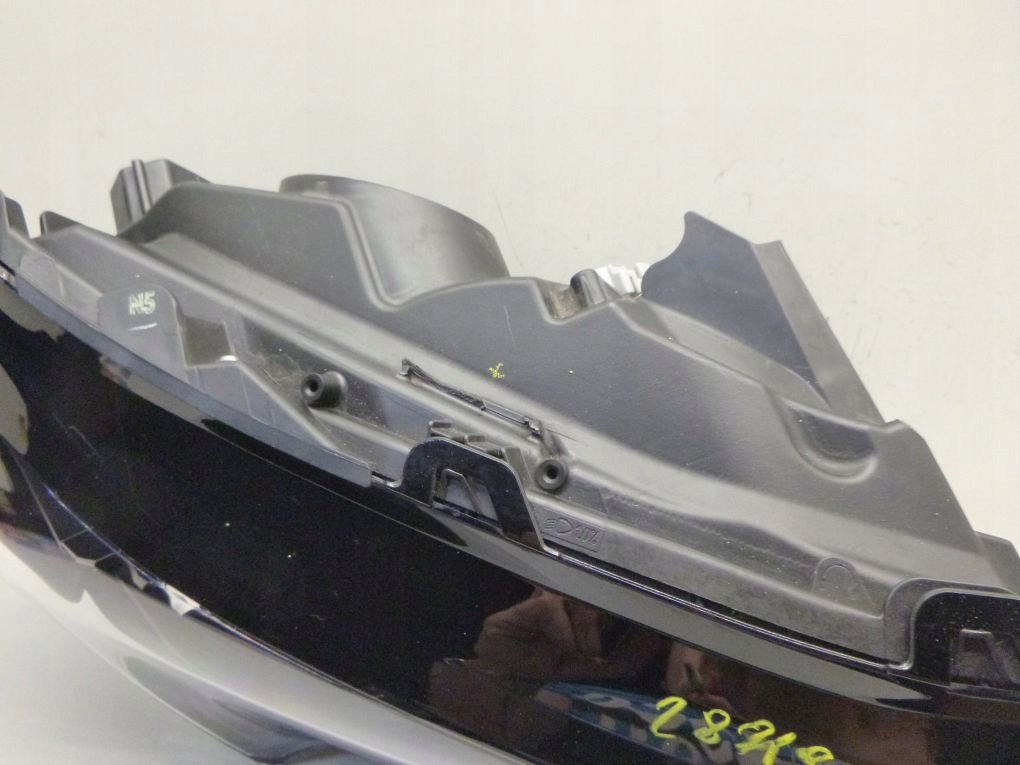 LEXUS NX 200 NX 300H EU LED front right