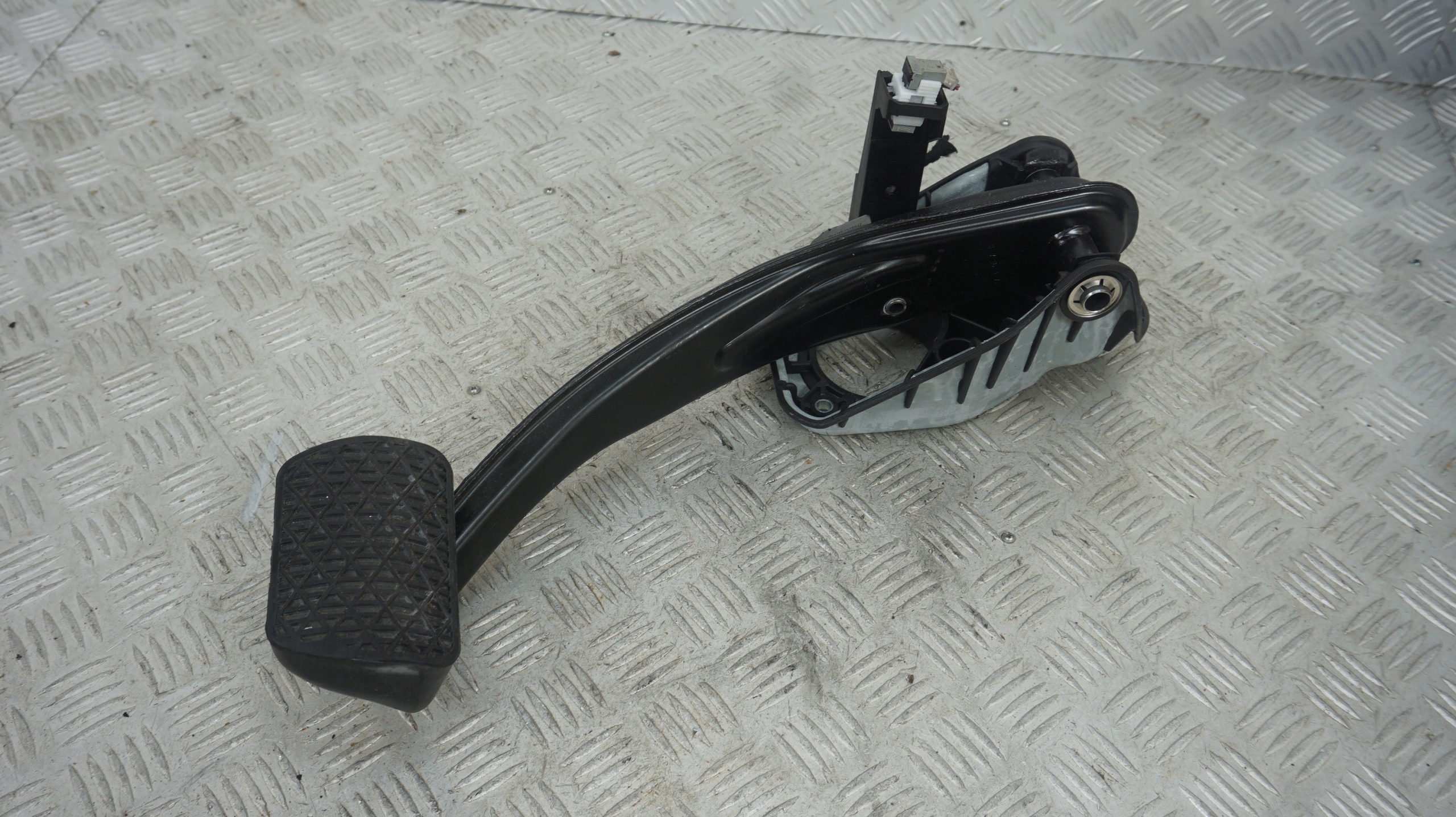 A1662900001 - MERCEDES W166 автоматическая педаль тормоза ЕС