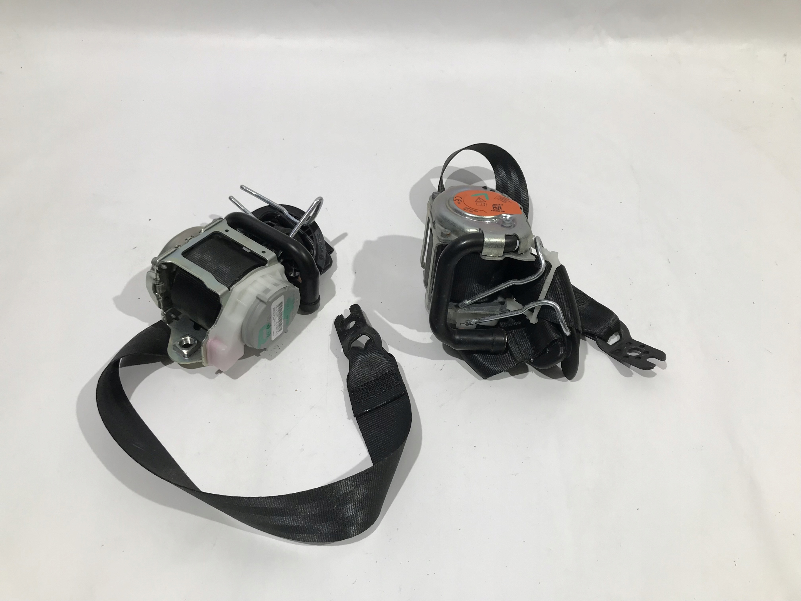 VW10234 - РЕМЕНЬ БЕЗОПАСНОСТИ ПЕРЕДНИЙ SKODA KAROQ 17-