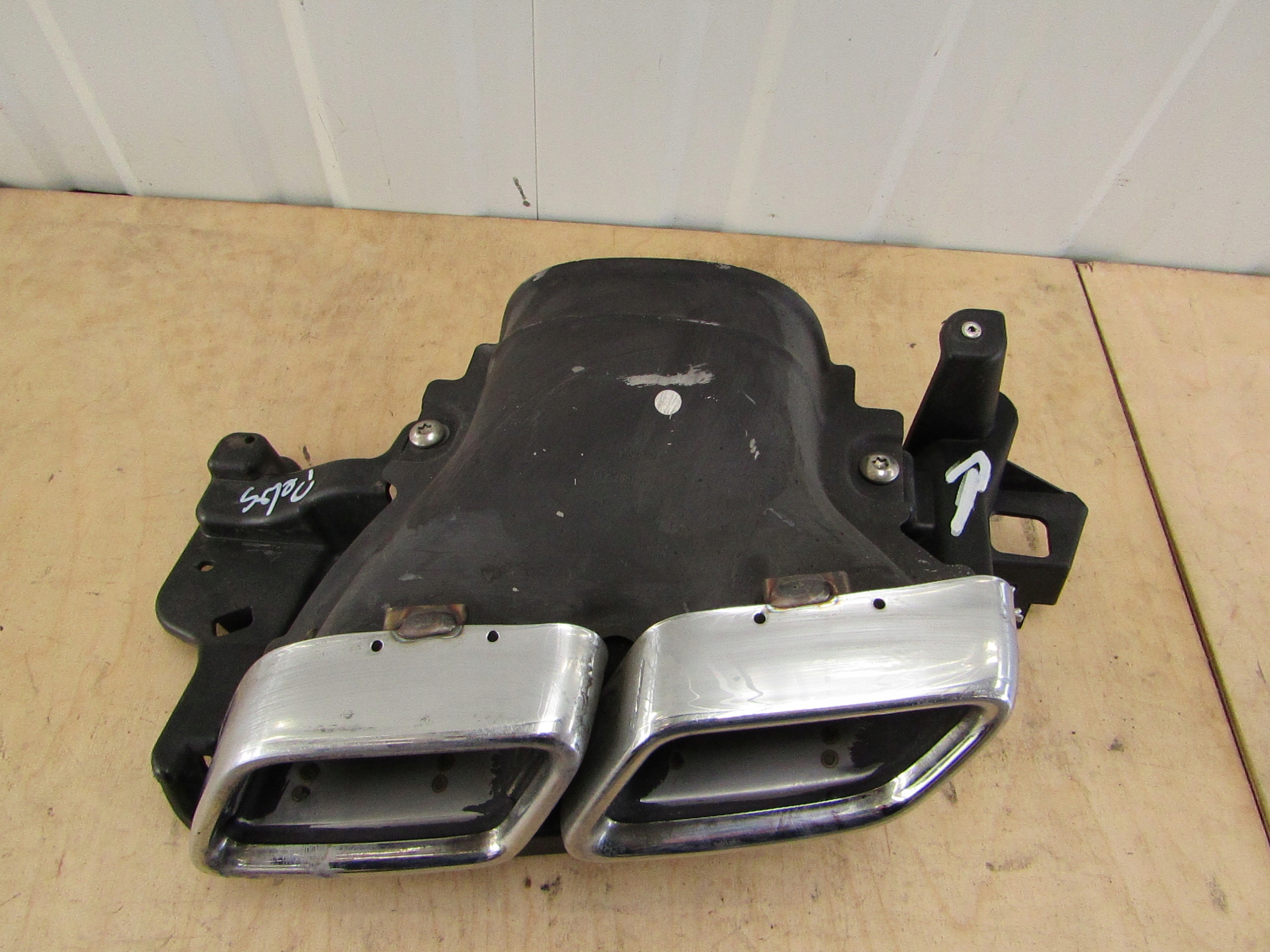 A2538856202 - Наконечник глушителя левый GLC W253 6.3 AMG