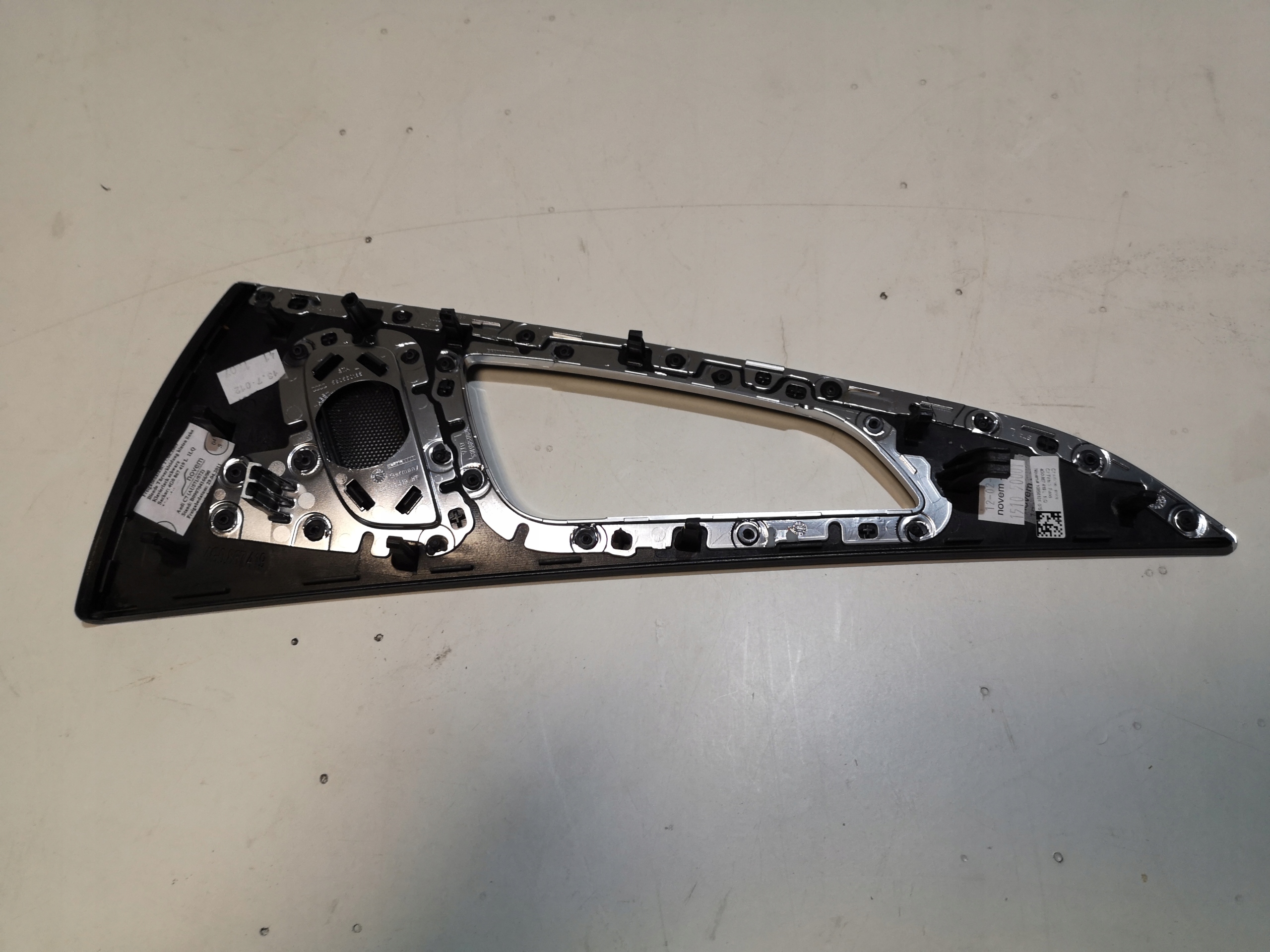 декор дверь левая зад Audi A6 C7 4G0867419