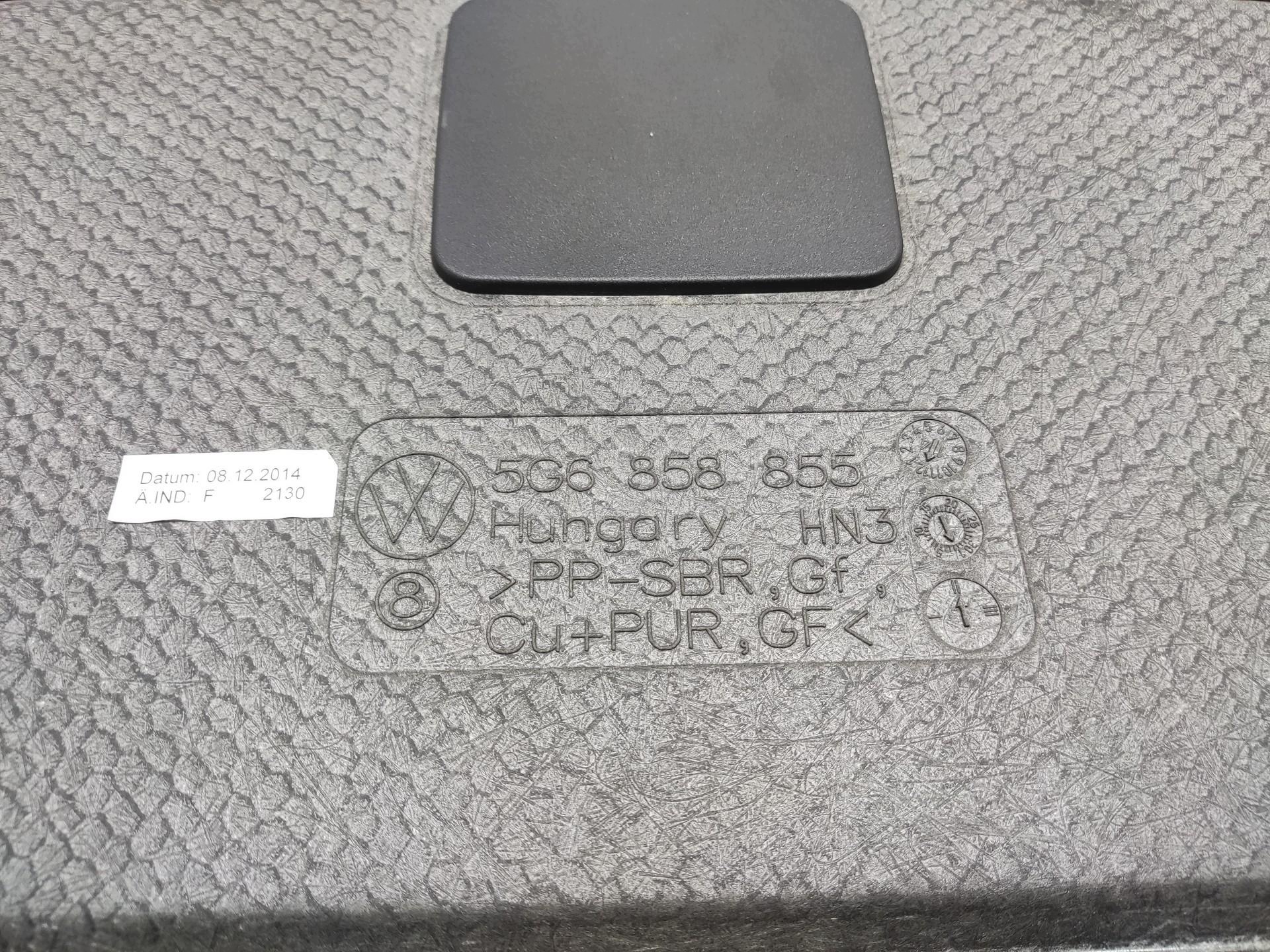 floor mats boot VOLKSWAGEN GOLF VII HATCHBACK 12-16 5G6858855