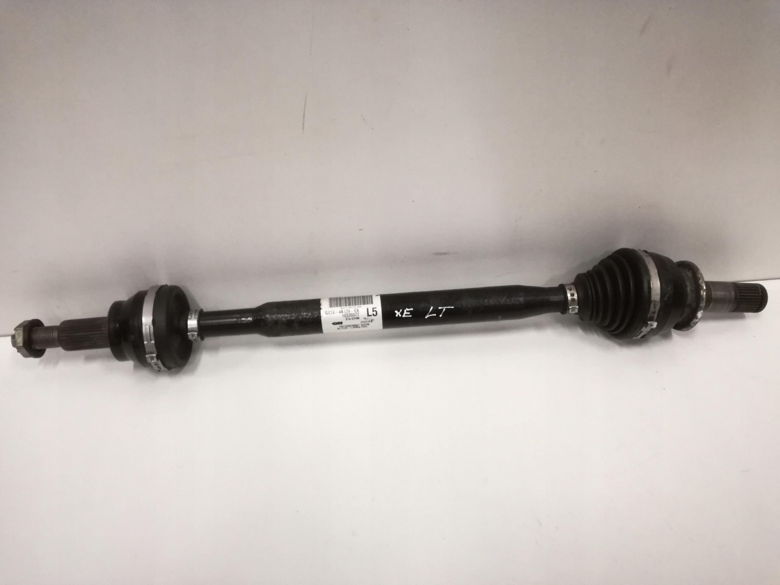 JAGUAR XE 2.0 D ПОЛУОСЬ ЗАД. ЗАДНЯЯ ЛЕВА