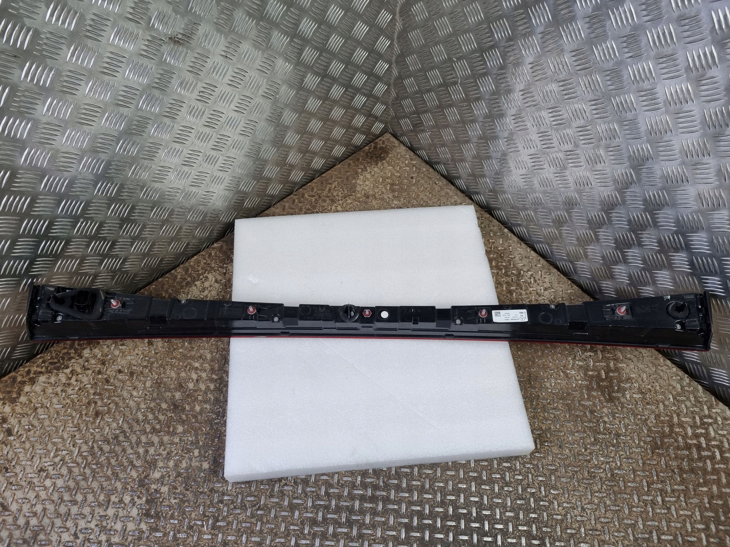A2979063500 фонарь накладка MERCEDES EQA 250 led оригинал