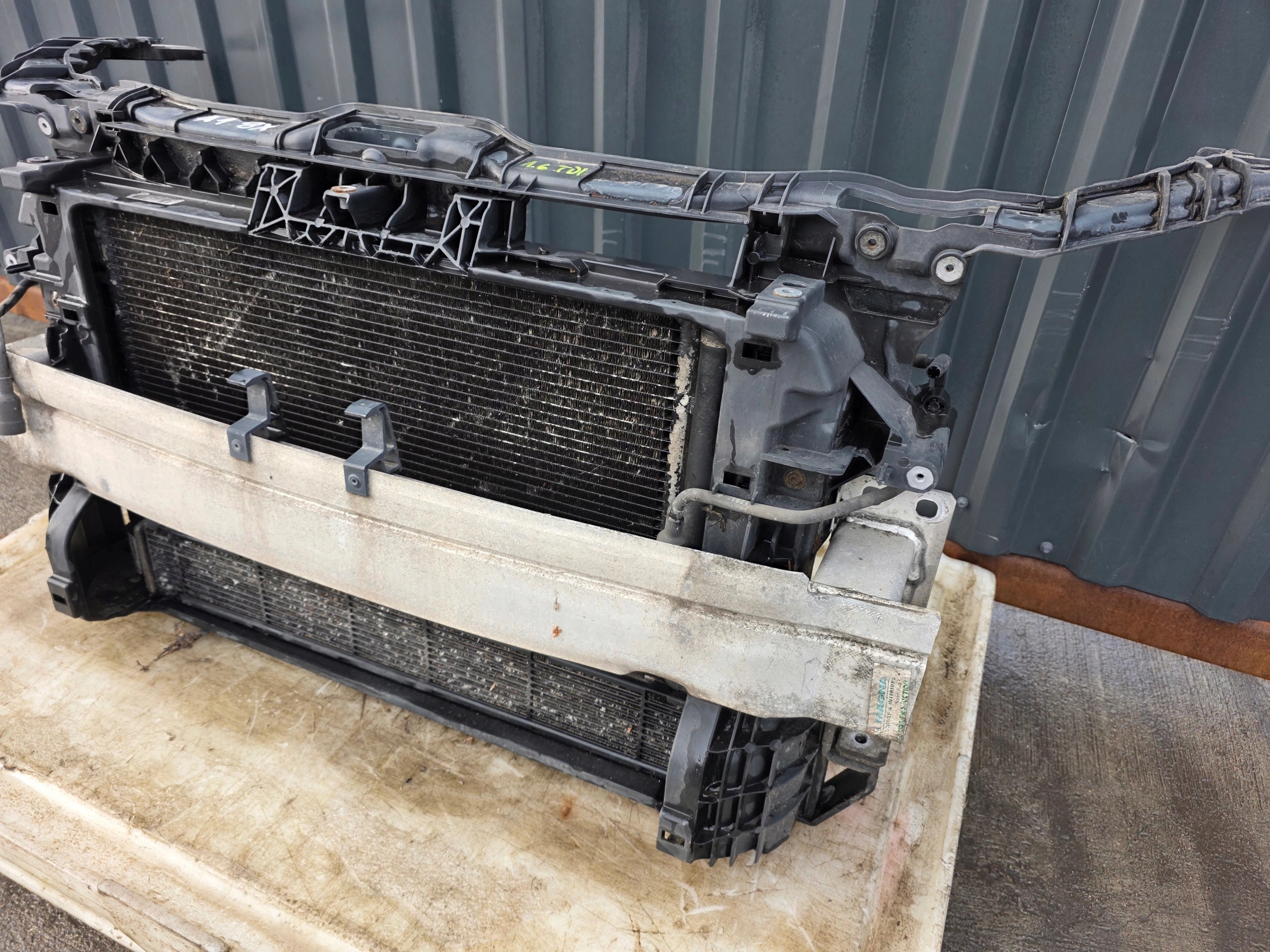 support panel for radiators complete AUDI A1 8X 1.6 TDI original !!!