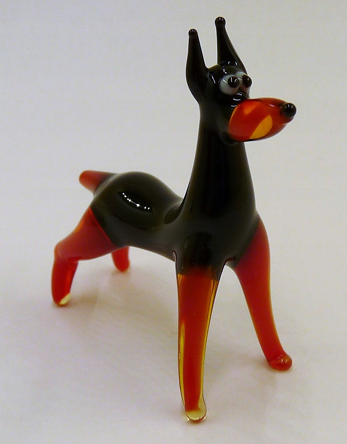 Figurka szklana Pies Czarny Doberman/ Fs (średnia)