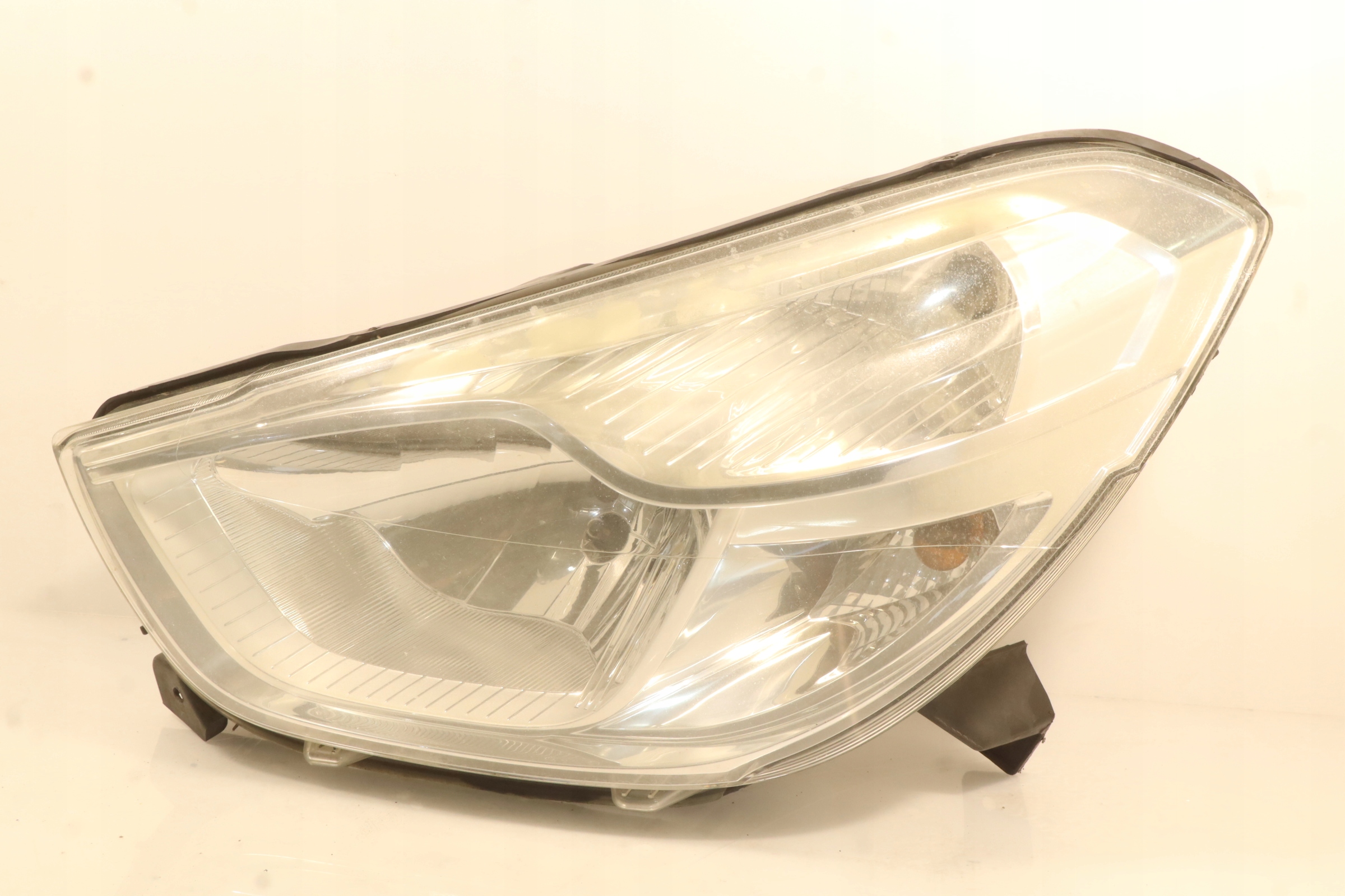 light left front DACIA DOKKER 260609769R