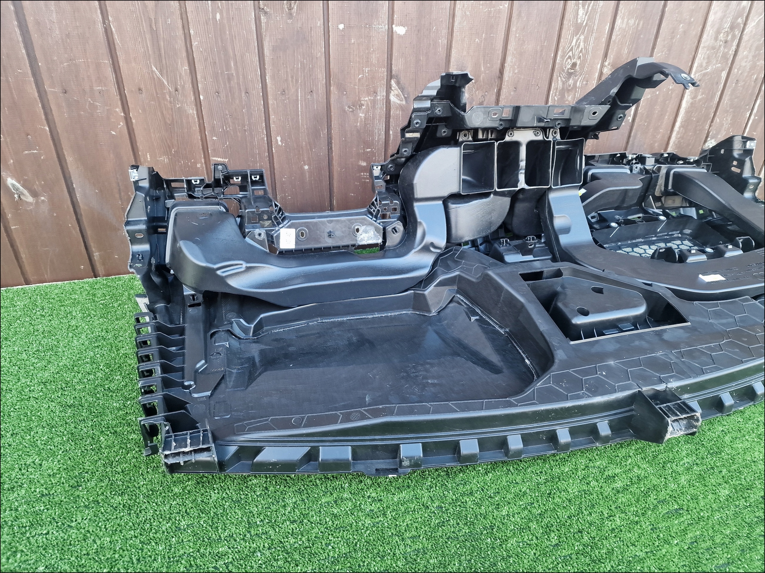 AUDI Q4 E-TRON console dashboard instrument panel cockpit 89B857001 68B