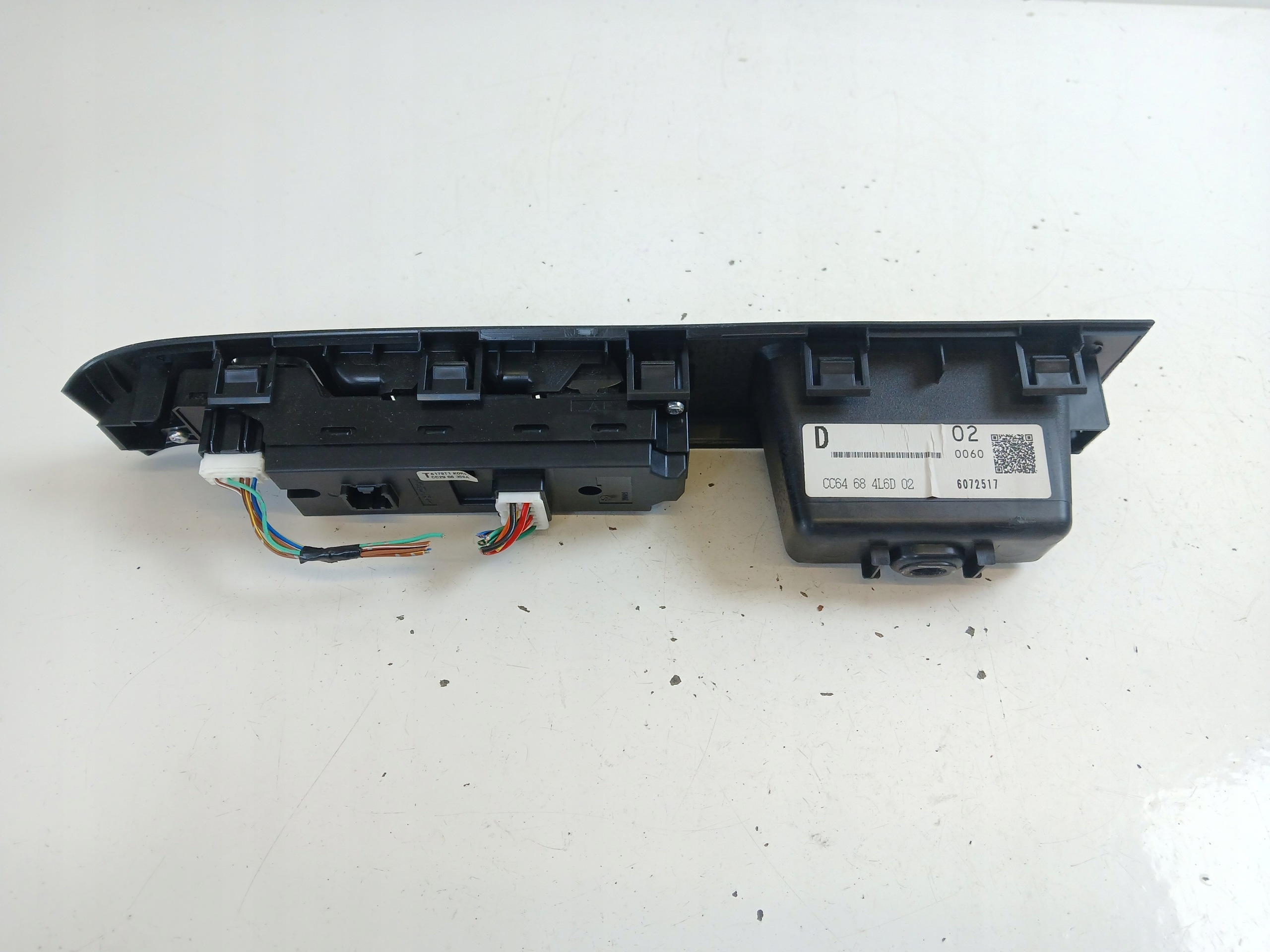 MAZDA 5 a CR PANEL okna levý předek CC64684L6D