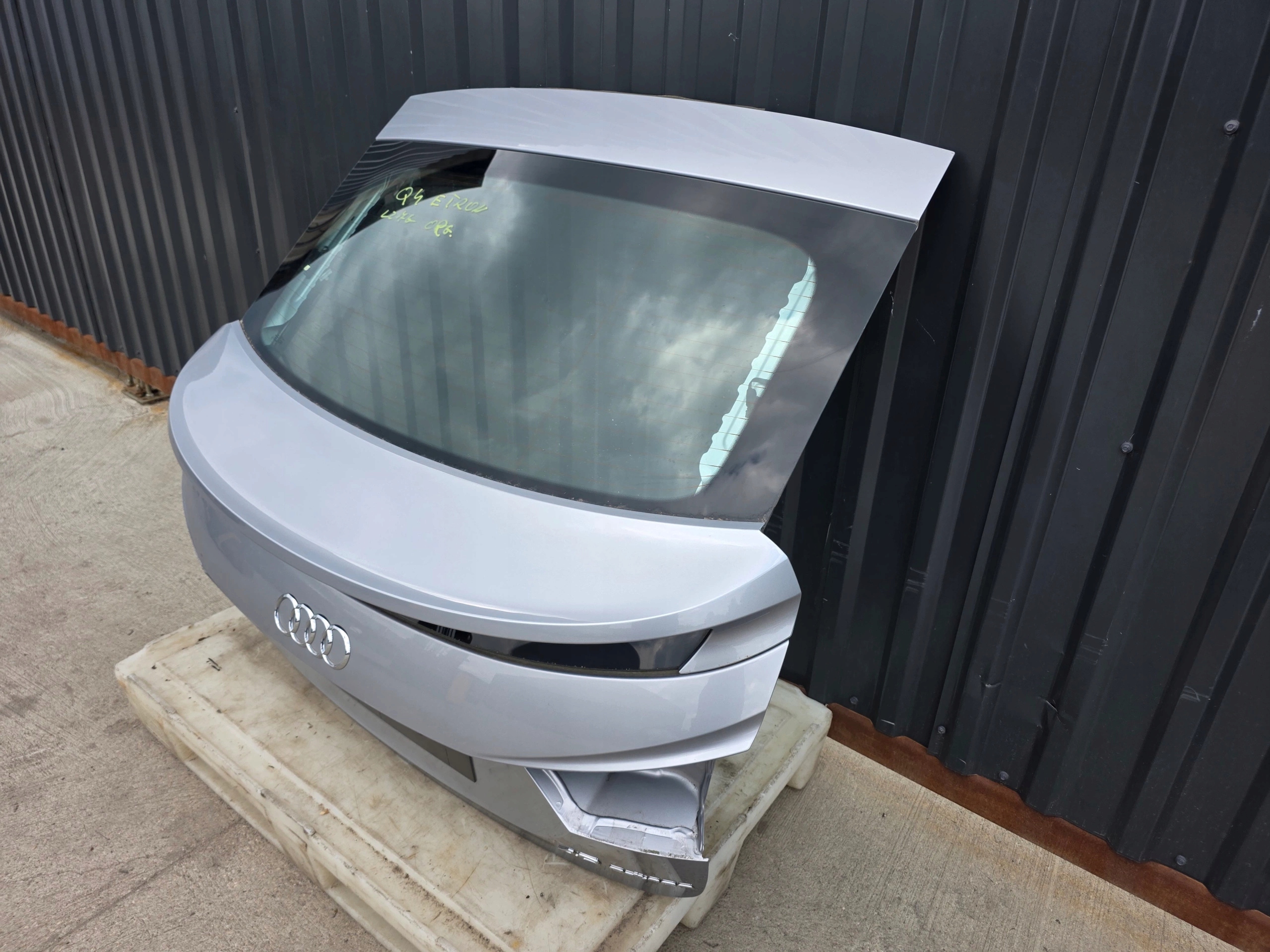 boot doors rear part AUDI Q4 E-TRON SPORTBACK LZ7G original !