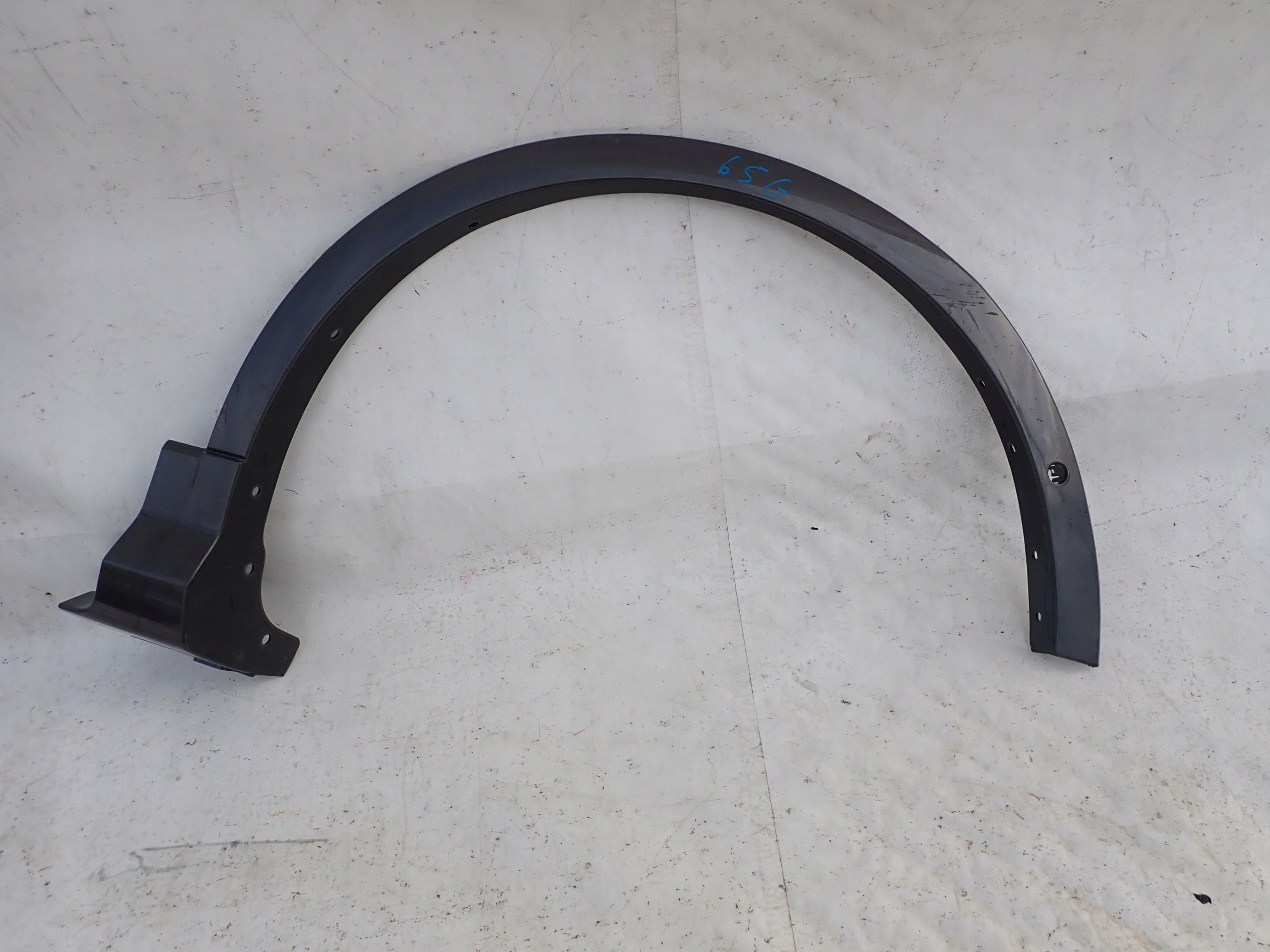 FORD KUGA II TITANIUM 12- moulding right front PDC