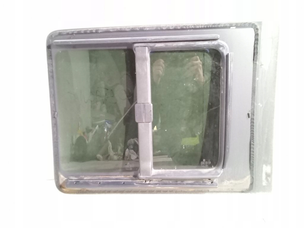 VW Caddy III 3 window right rear part bodywork przesuwna
