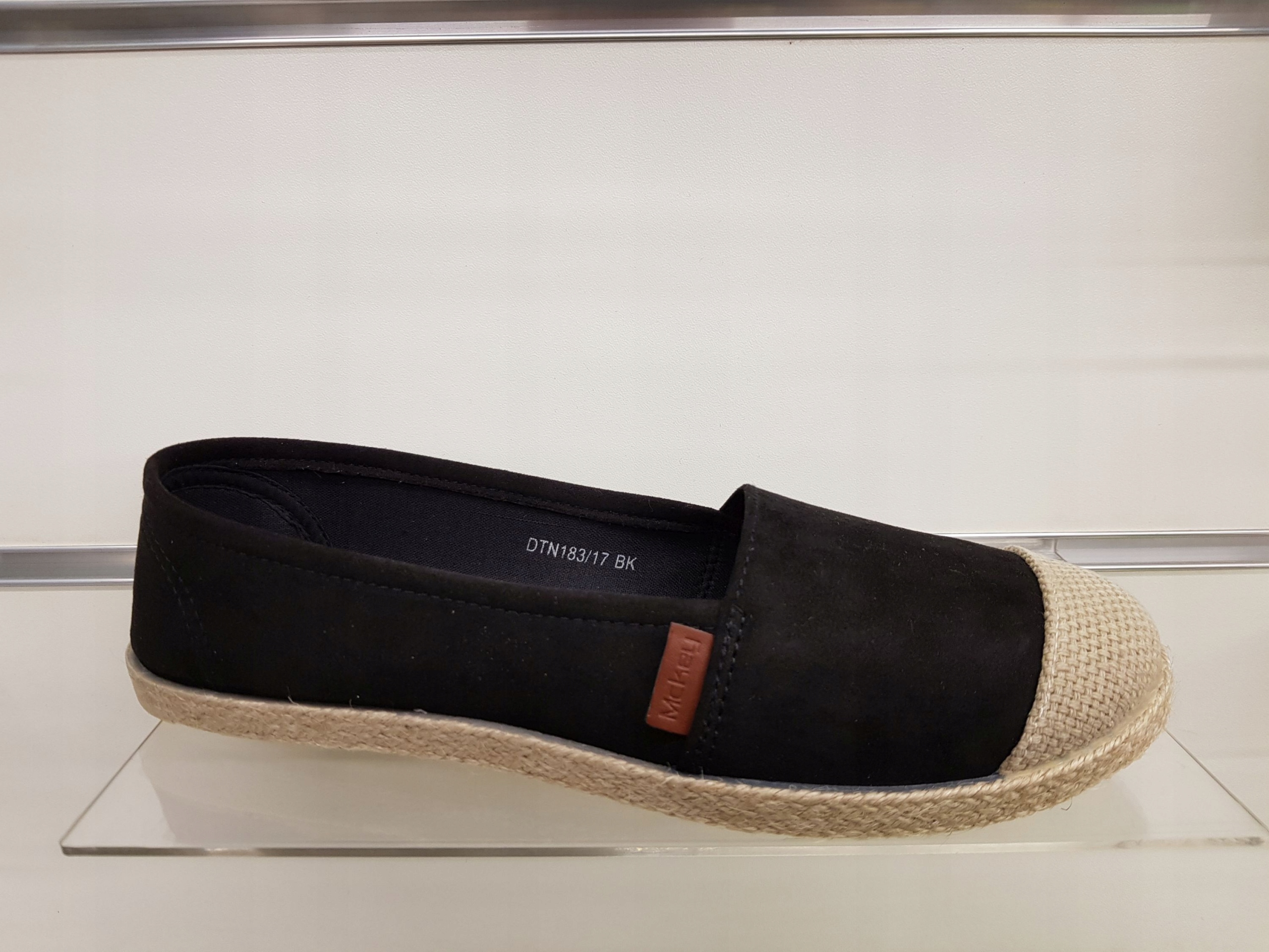 

Półbuty McKey DTN183/17 Bk 39