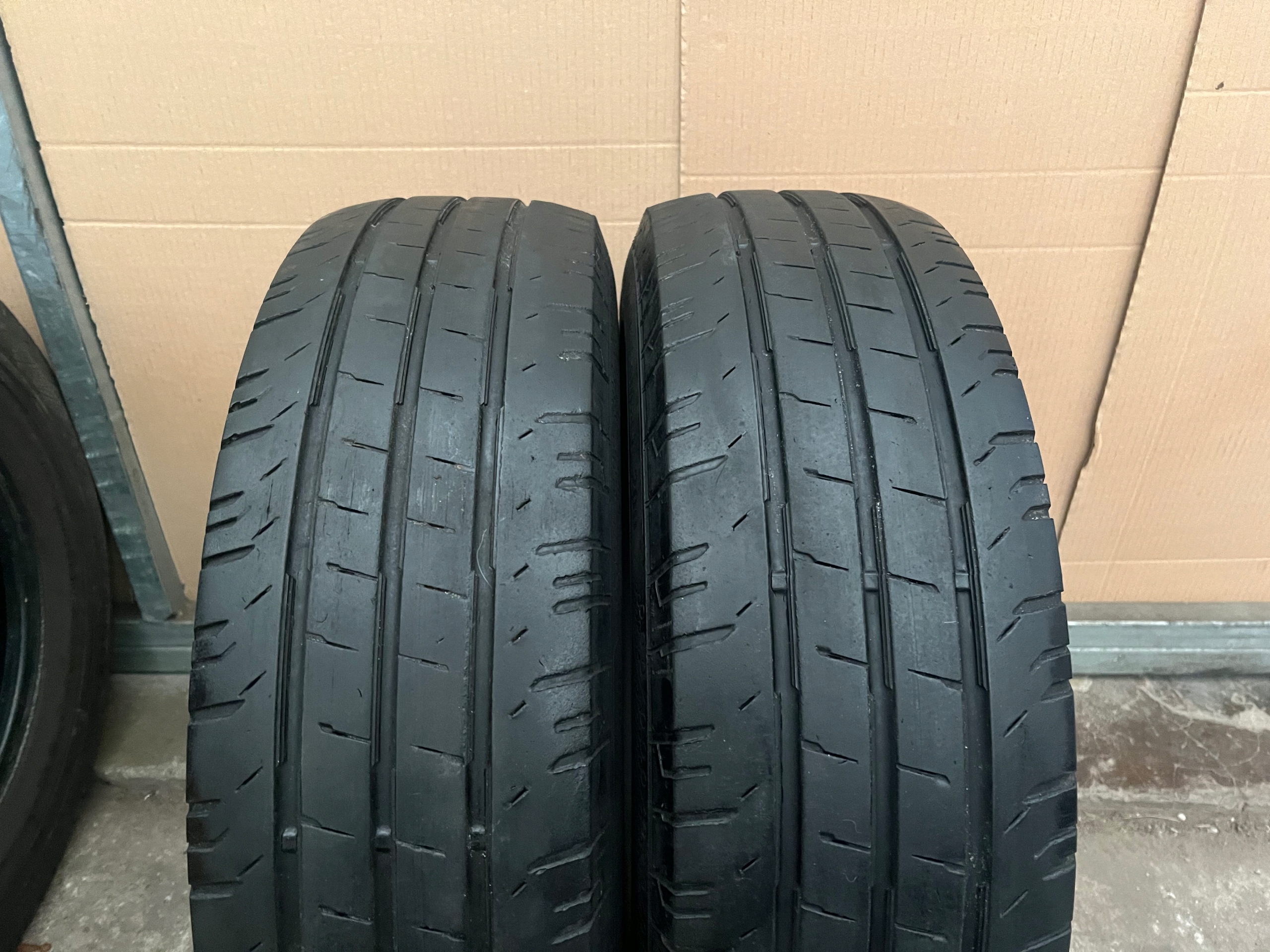 ШИНИ ЛІТНІ CONTIVANCONTACT 200 205/75/16C