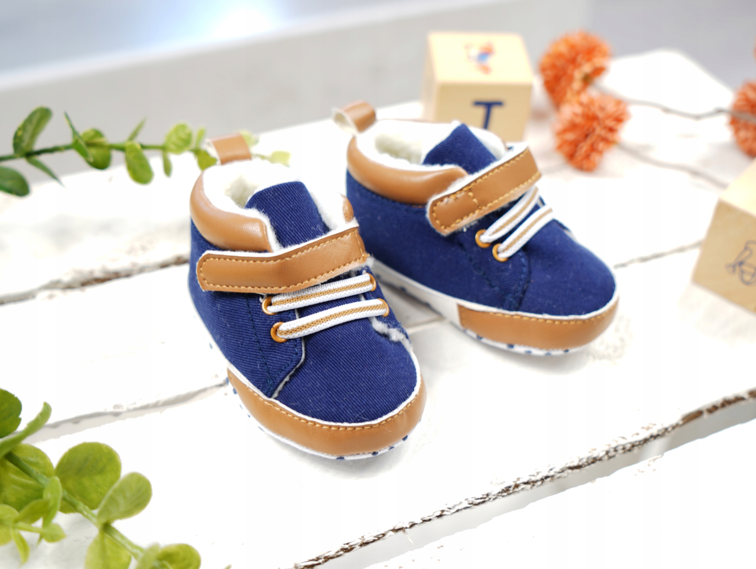 buty NIECHODKI granatowo brązowe 0-6M 56-68 Bohater Inny