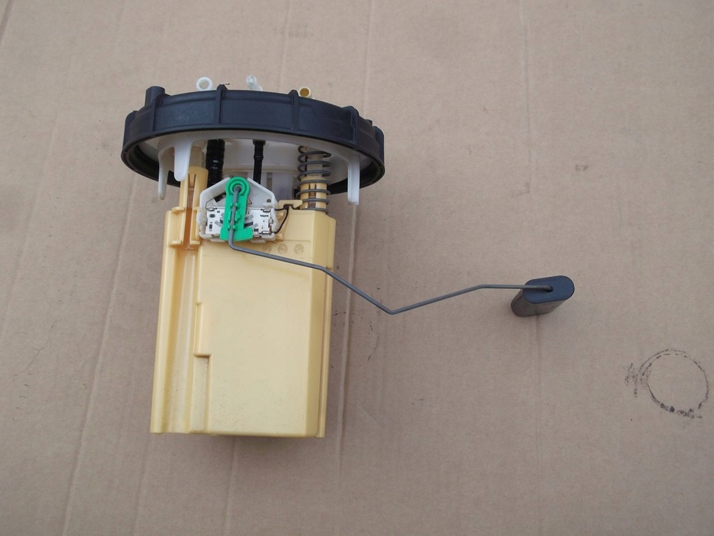 PEUGEOT 508 I HYBRID POMPA PŁYWAK PALIWA WEBASTO Typ silnika Diesel