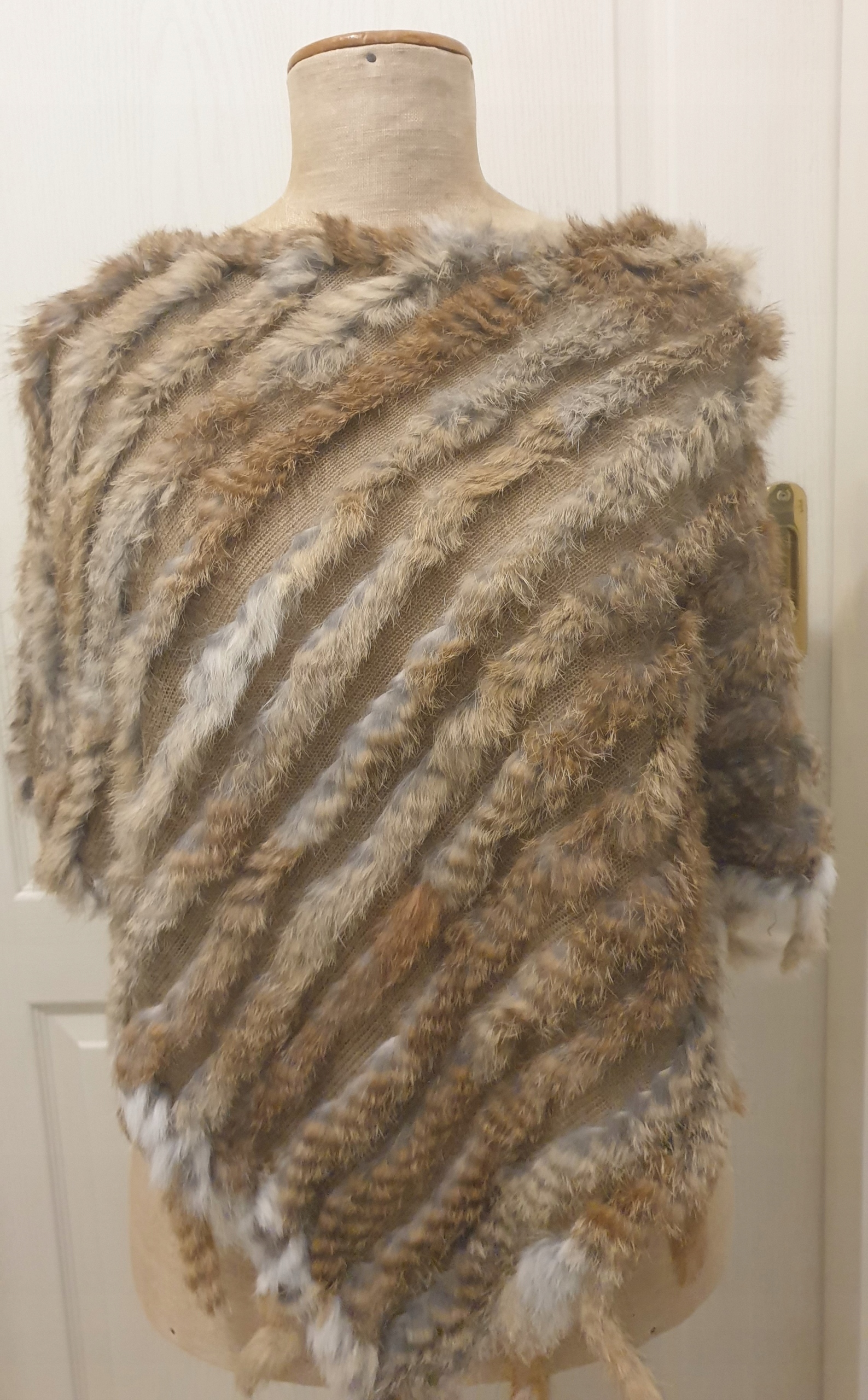 PONCZO TKANY KRÓLIK