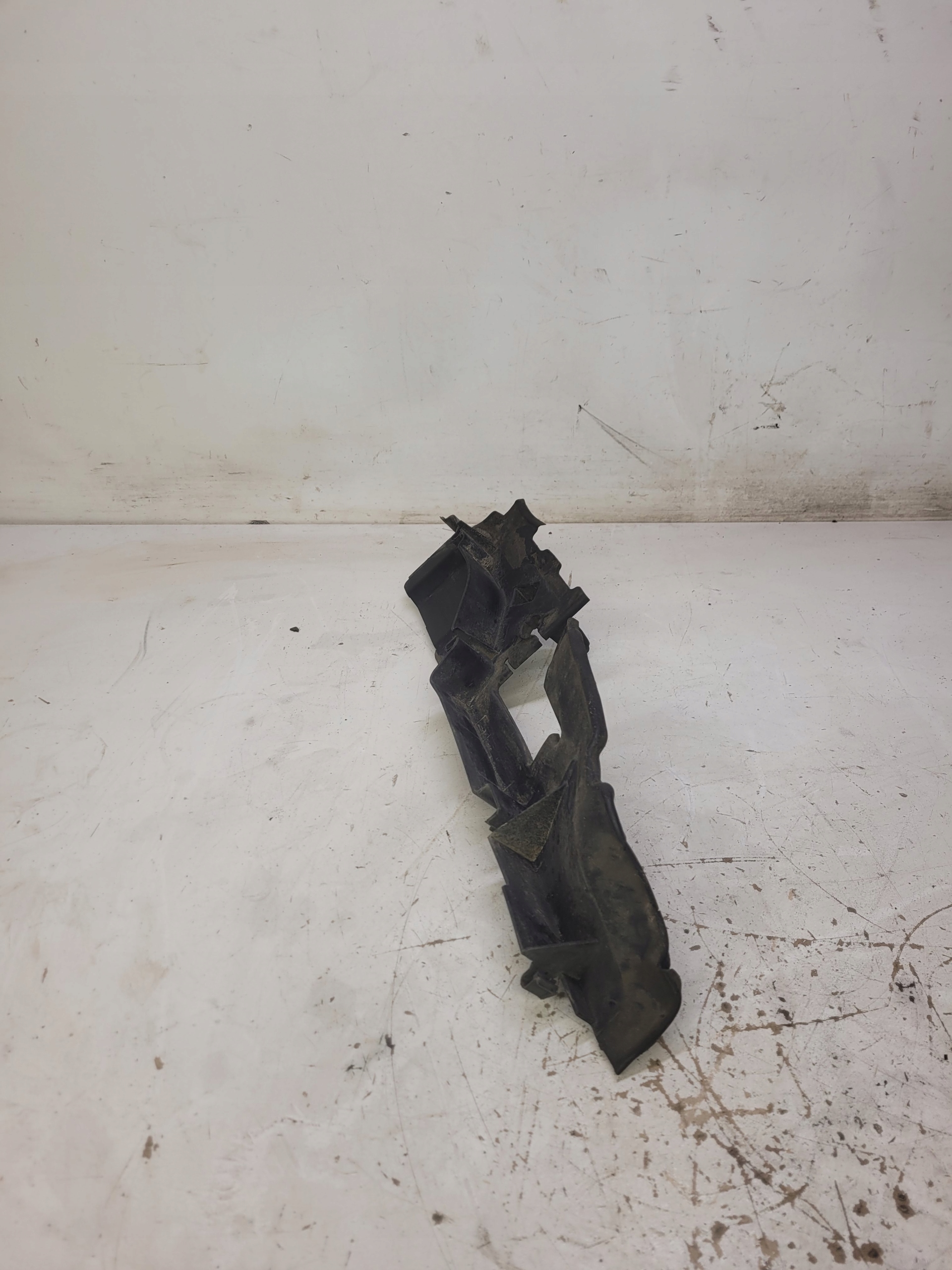 vzduchovod levá AUDI A1 8X 8X0121283D