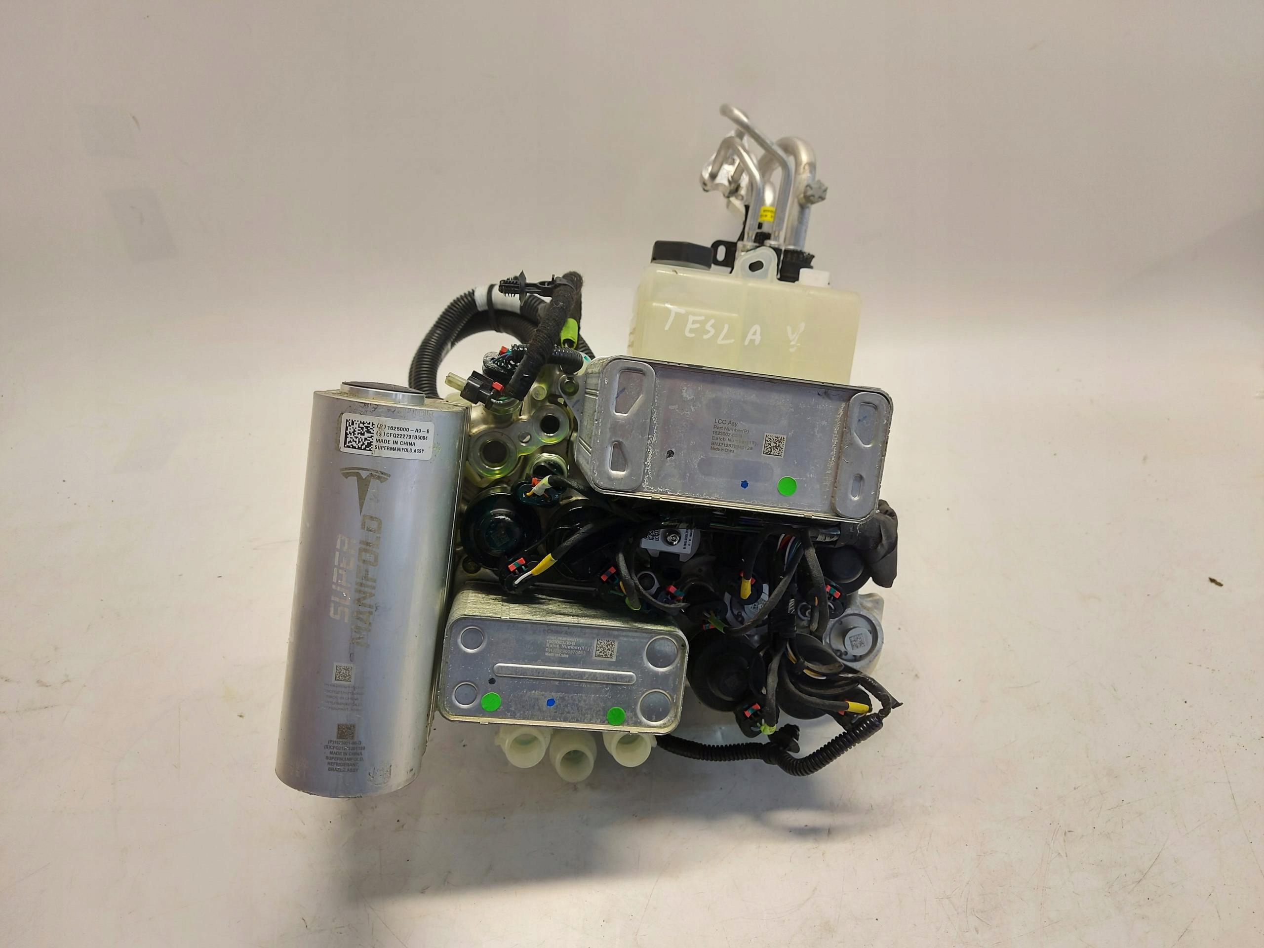 TESLA MODEL Y 2022 Pumpe ciepla Sensor rozdzielacz 1625000-a9-b
