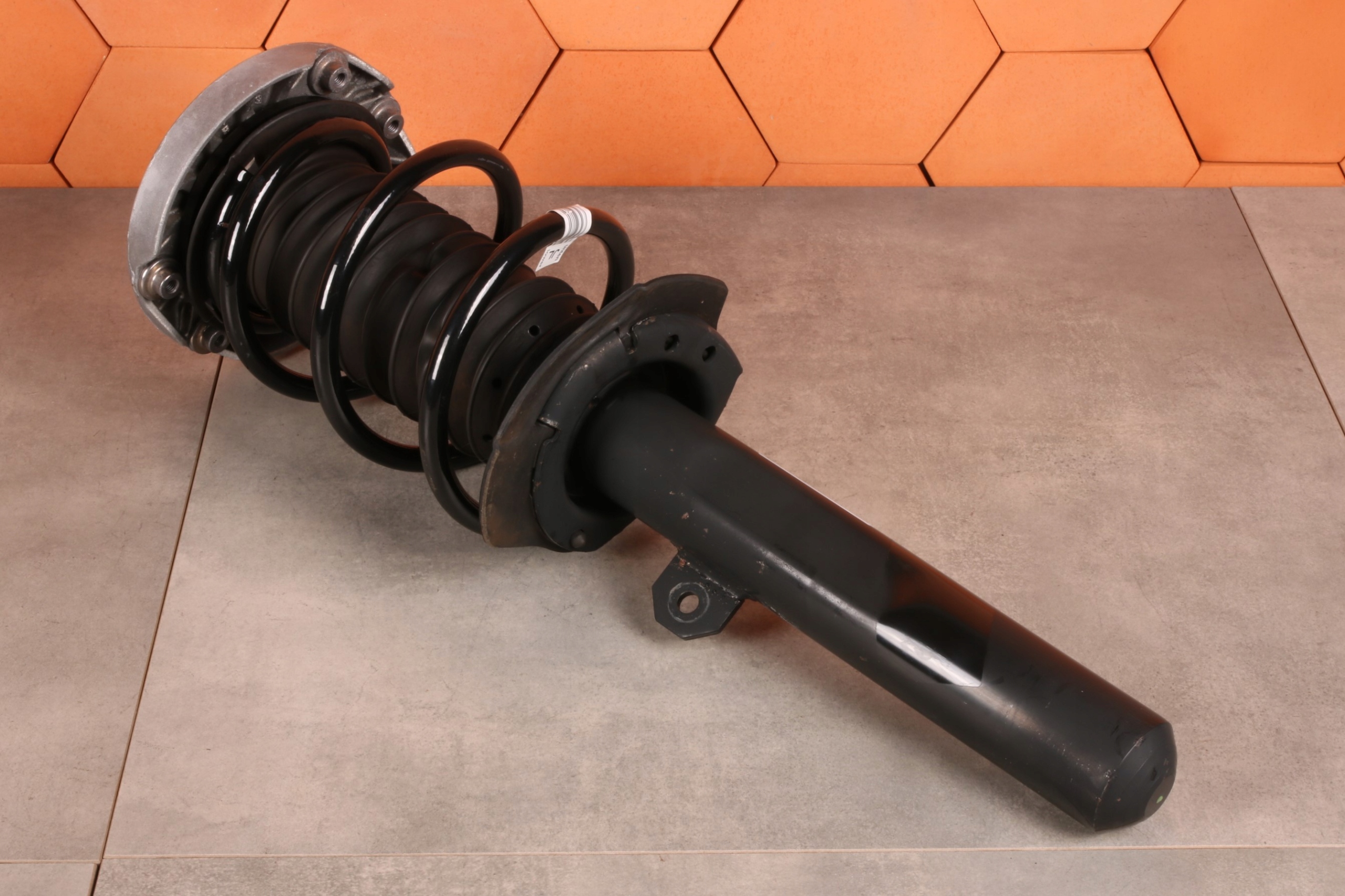 BMW 2' F45 225xe B38X shock absorber right front front 6874796 10640 km !!!