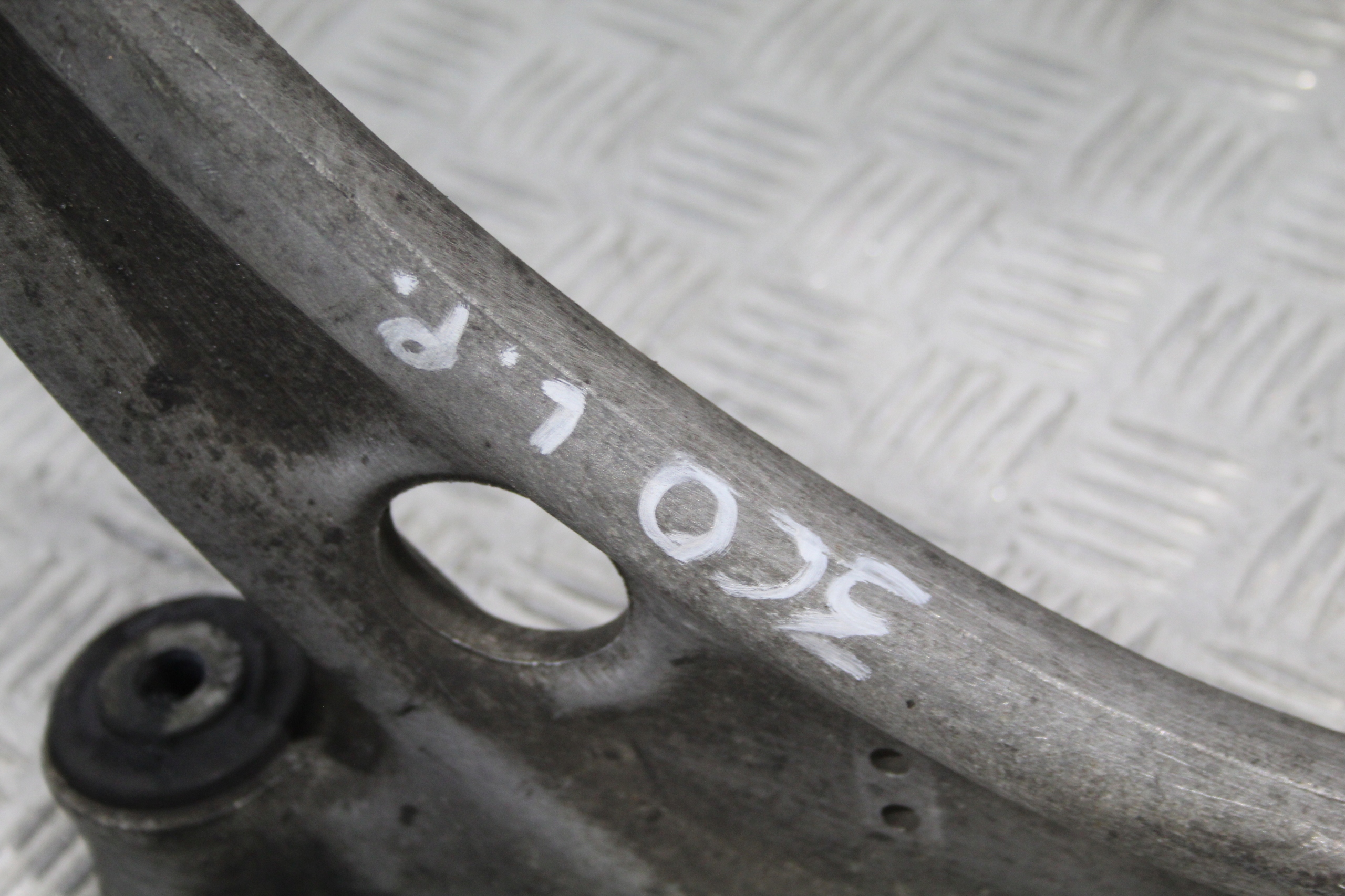 arm left front VW PASSAT 3C 3C0 3C9 3C0407153B