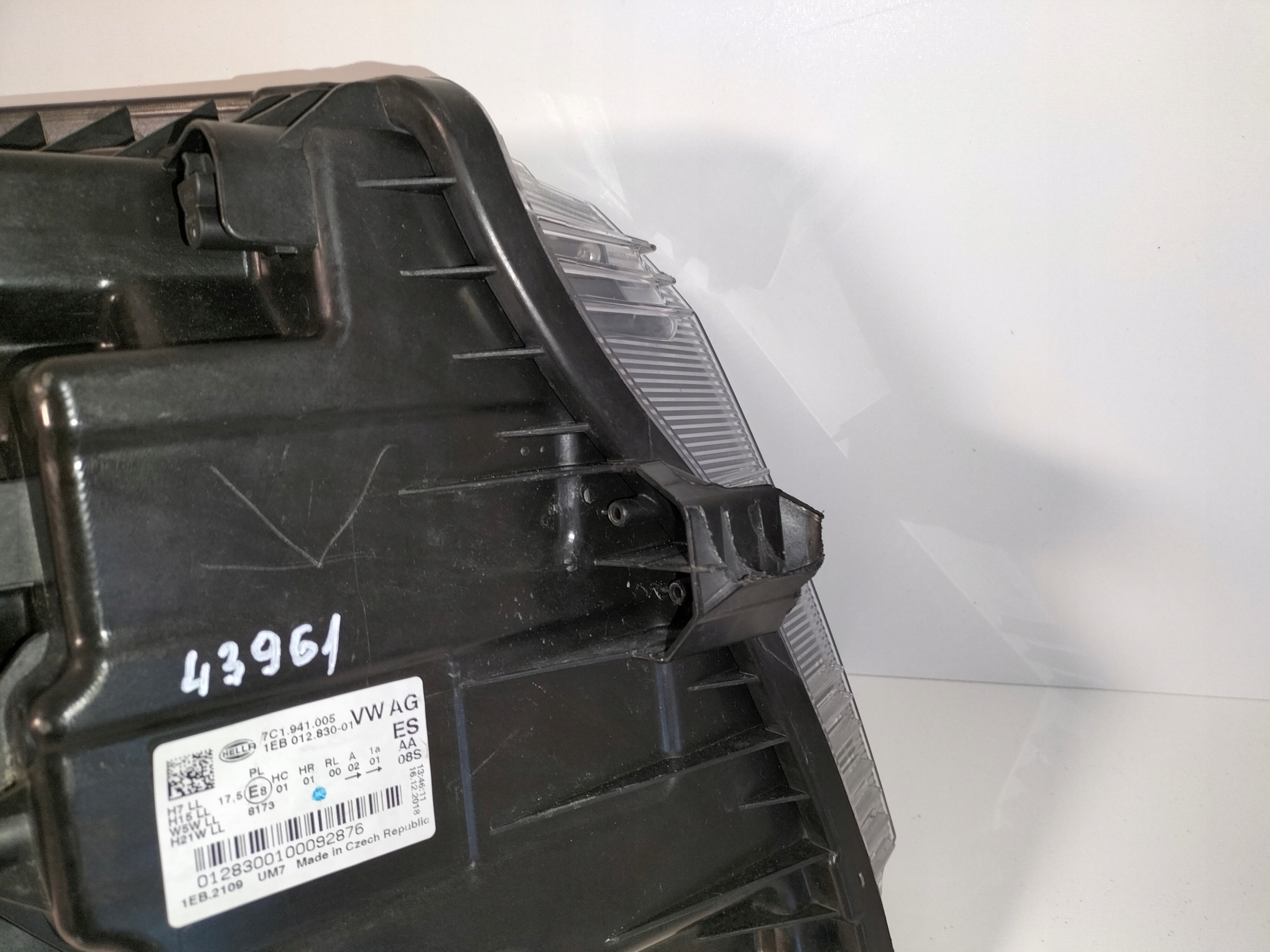 light front reflektor left VW CRAFTER II 17- MAN TGE 17