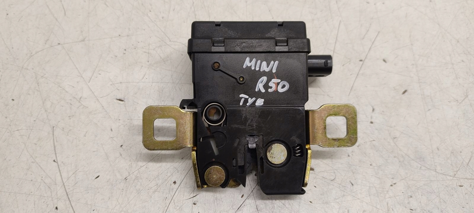 lock bonnet boot Mini R50 1,6 16V