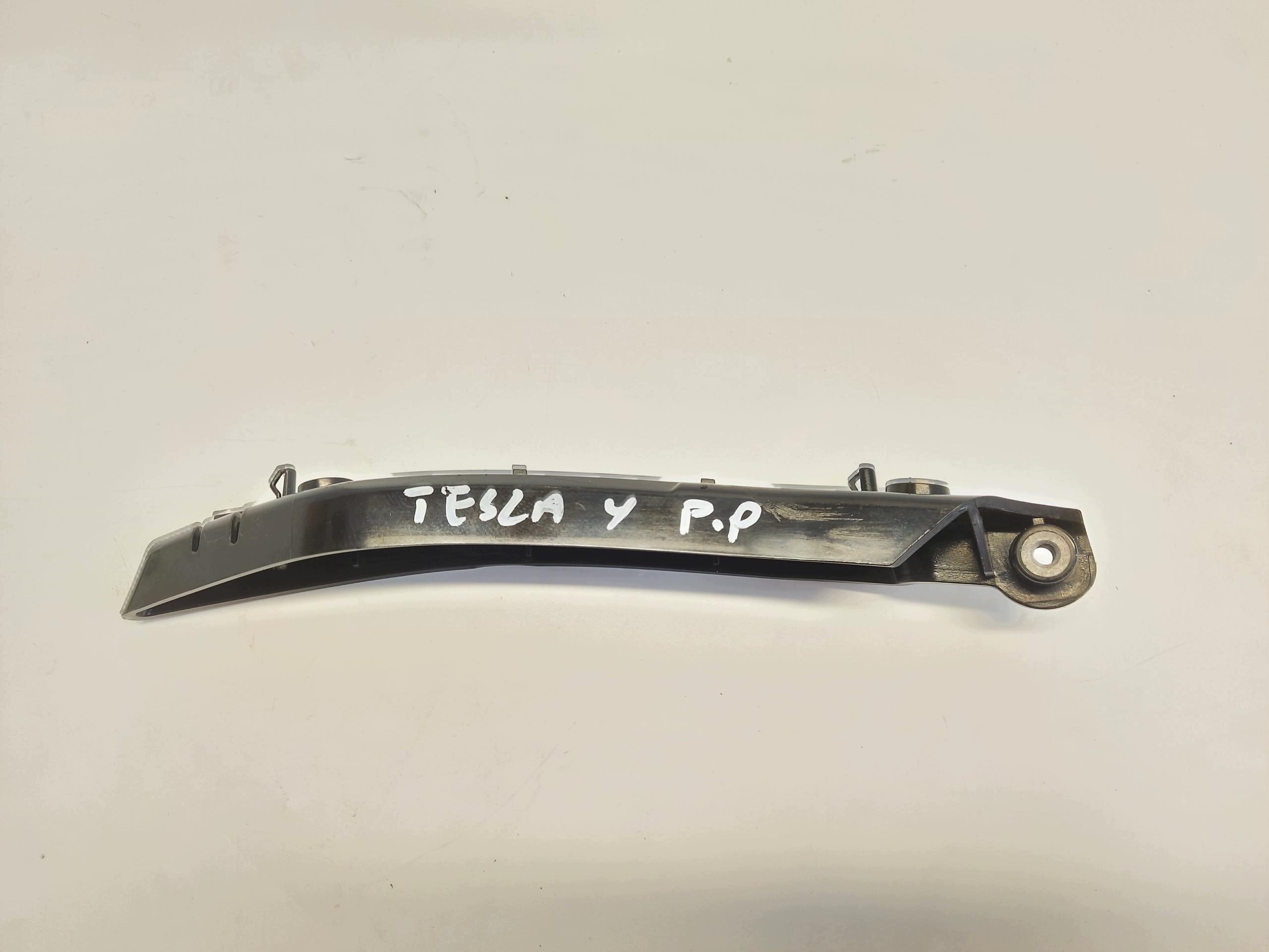 TESLA MODEL Y 2024r staffa parafango Destro 1493771-00-B