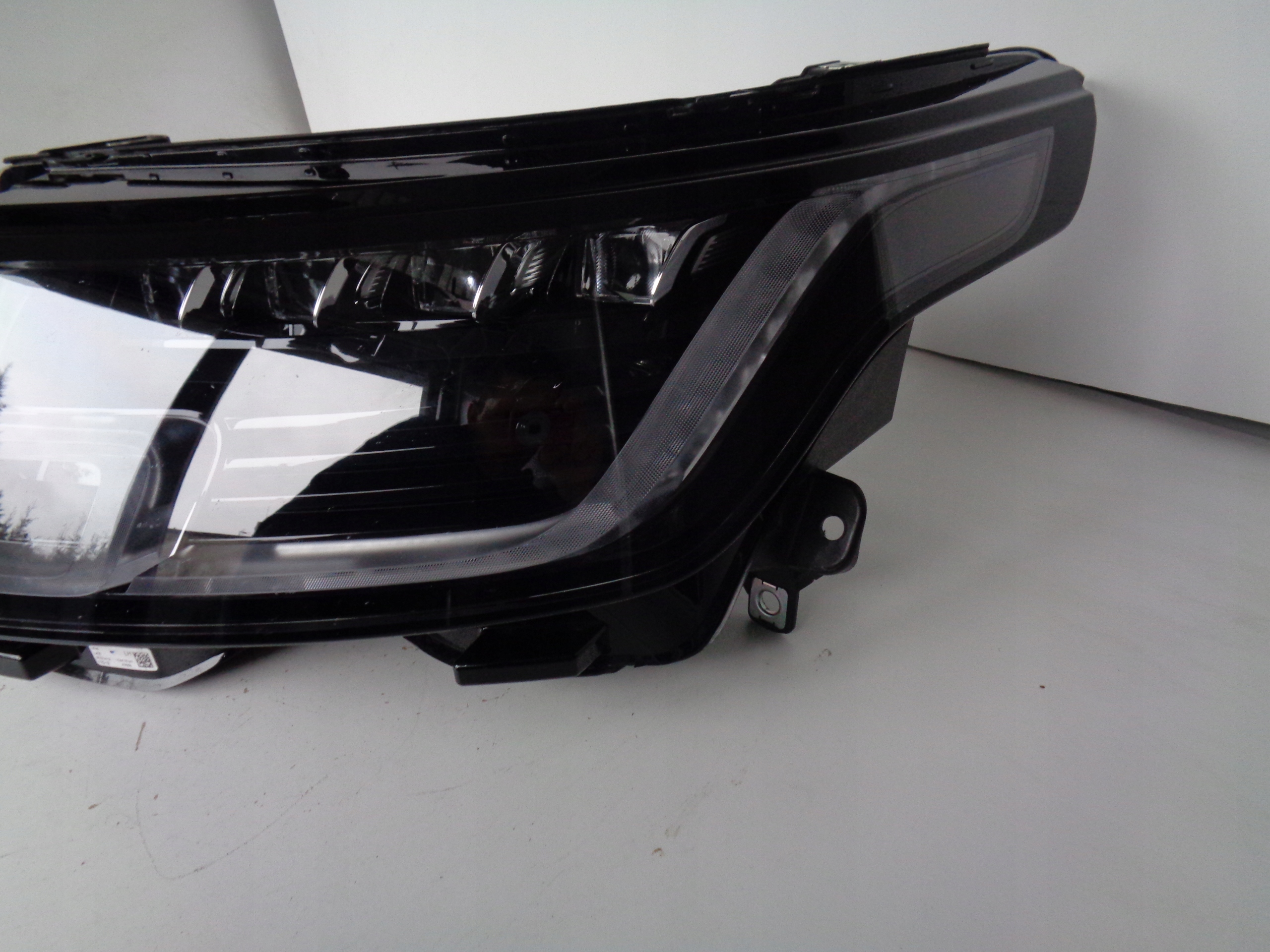 LAMPA LEWA RANGE ROVER VOGUE L405 LIFT LASER LED Producent części Land Rover OE