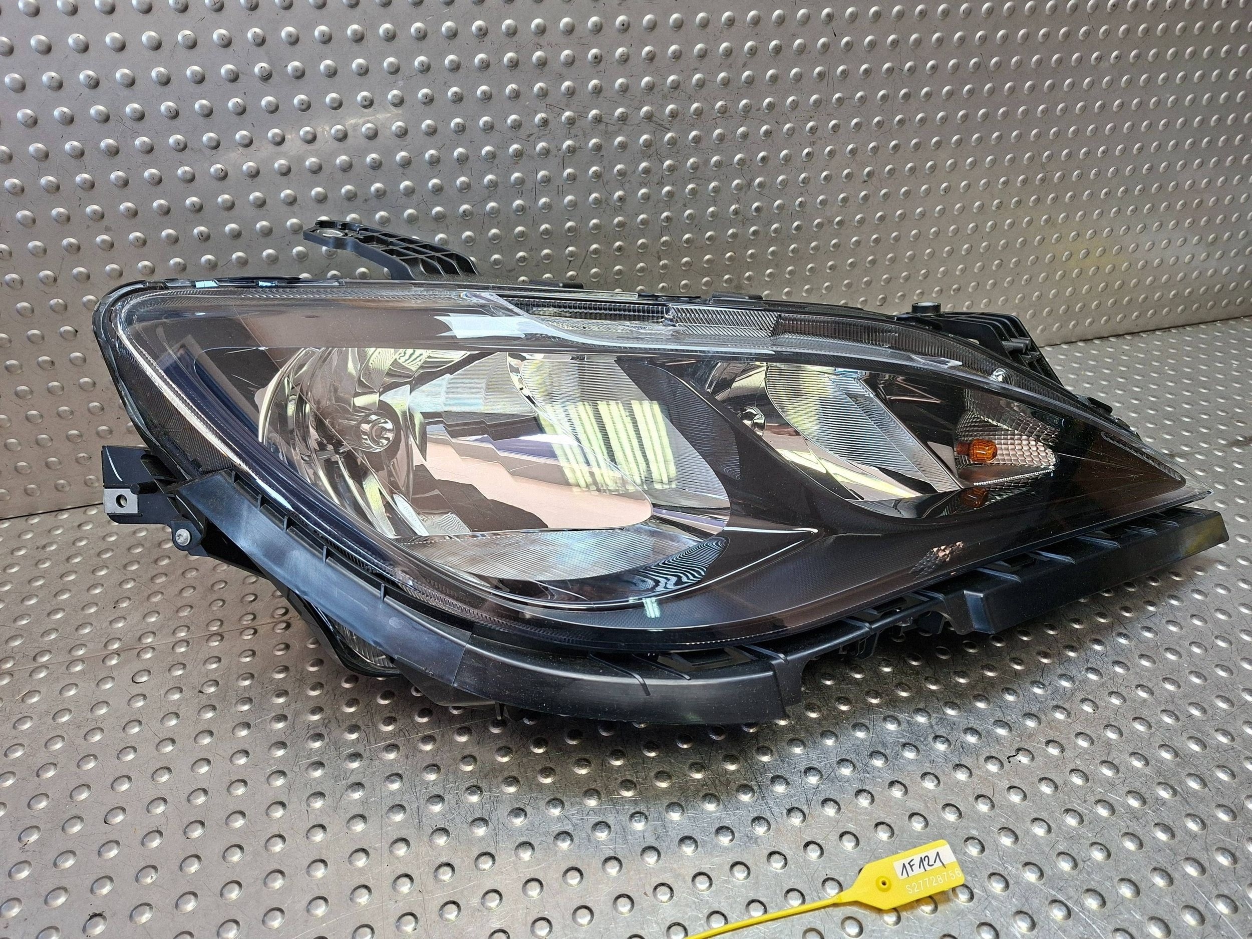 light front right CHRYSLER PACIFICA 17- USA new OEM 68228944AF