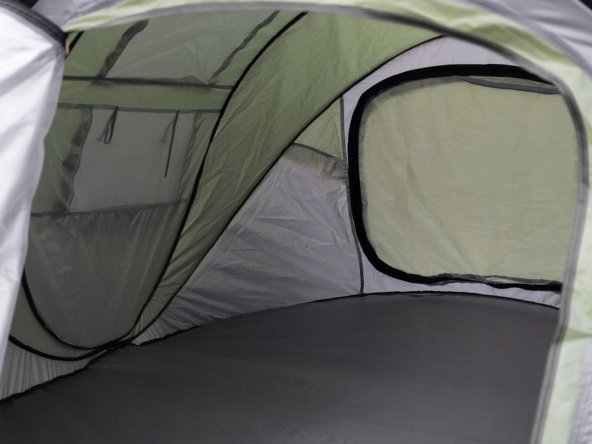 ead63d9b4a0f904b793e5ef93884