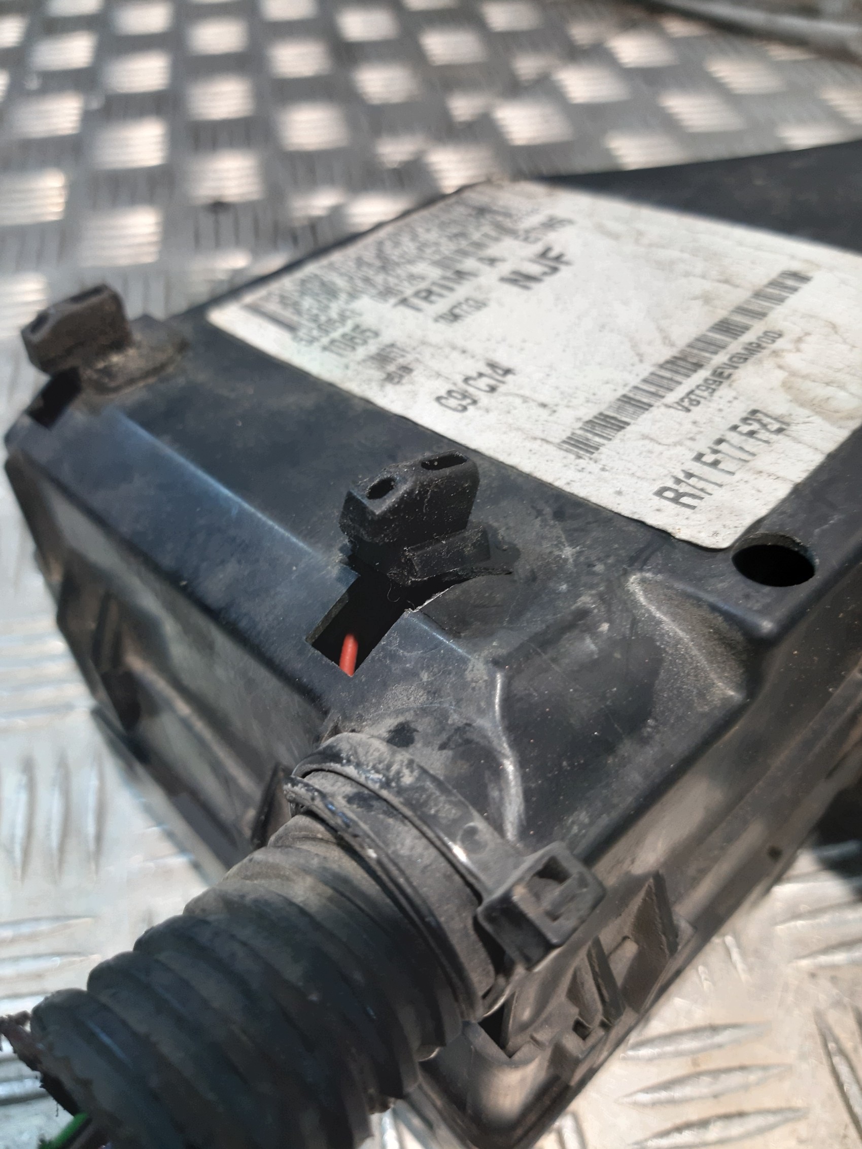 Module fusibles FORD FOCUS C-MAX 2.0B 2005r