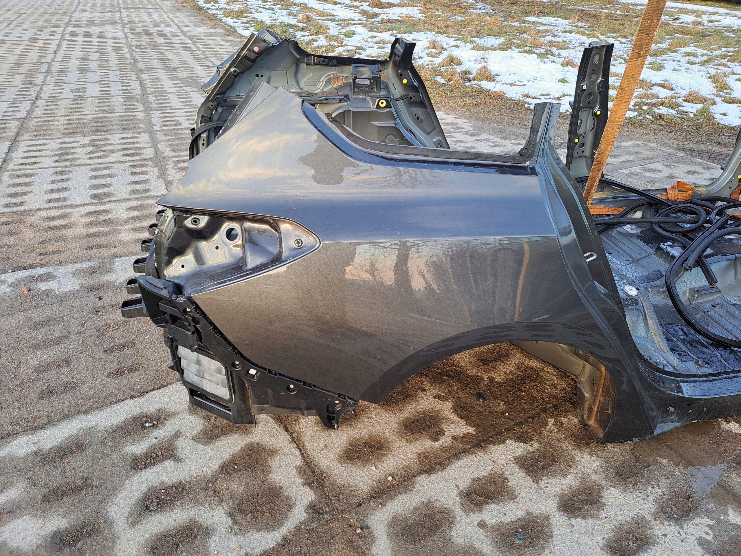FORD FOCUS MK4 KOMBI ĆWIARTKA PRAWA TYŁ Numer katalogowy części JX7B-N278A92-AA