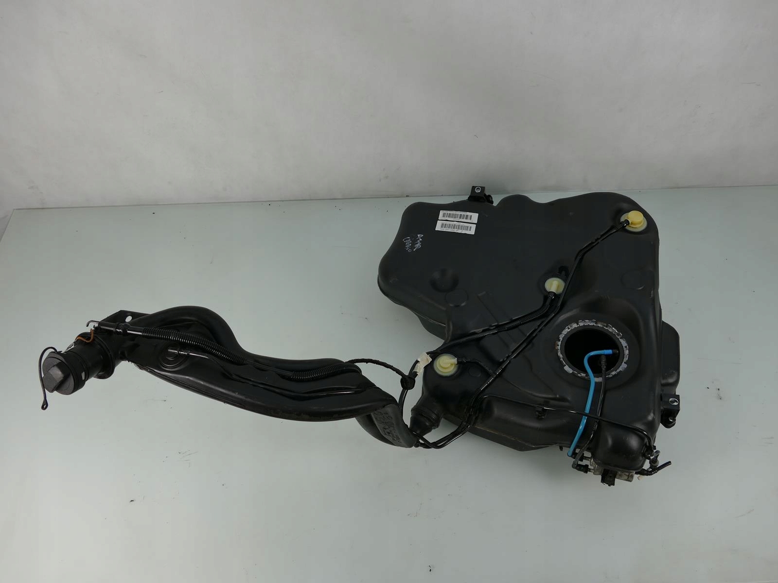 1K0201022JP - AUDI A3 8P кабриолет 1.8 TFSI топливный бак бак