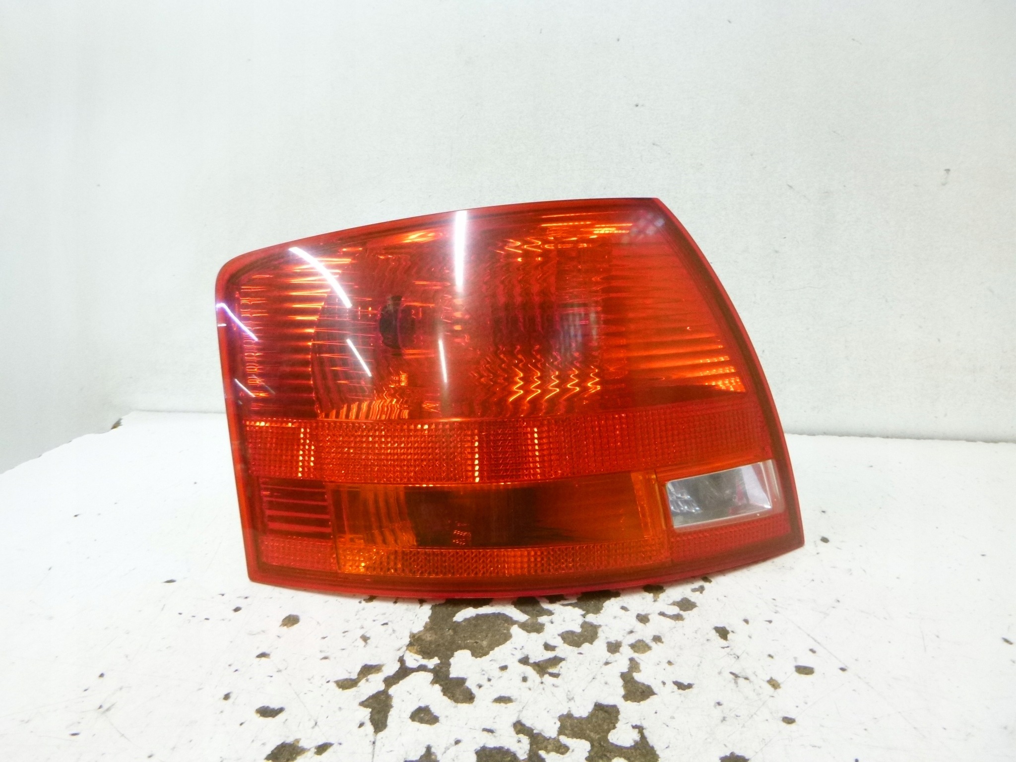light rear part right Audi A4 B7 Kombi Avant 8E9945095E original 2007r.