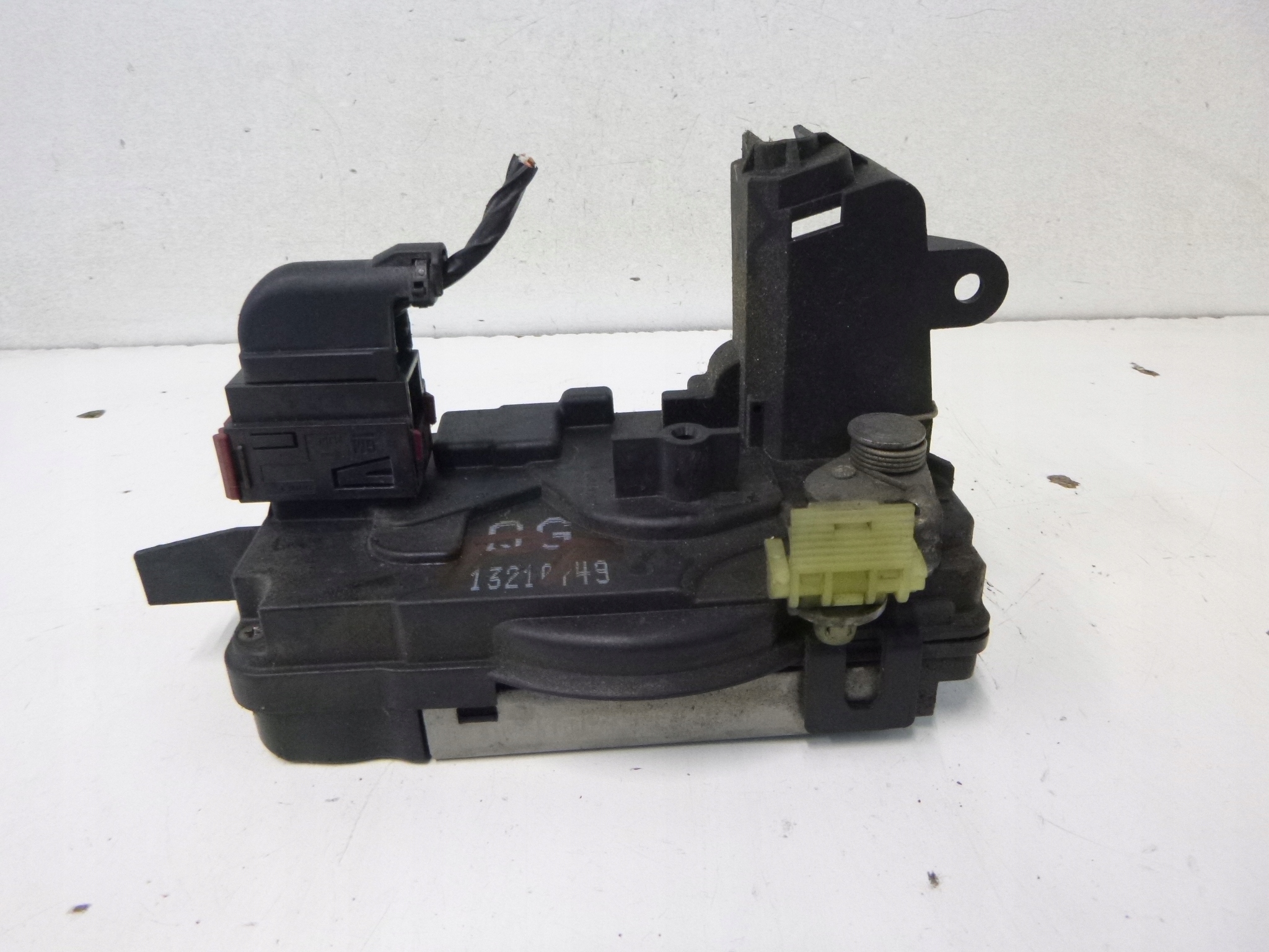 lock door front right Opel Astra H Lift 13210749