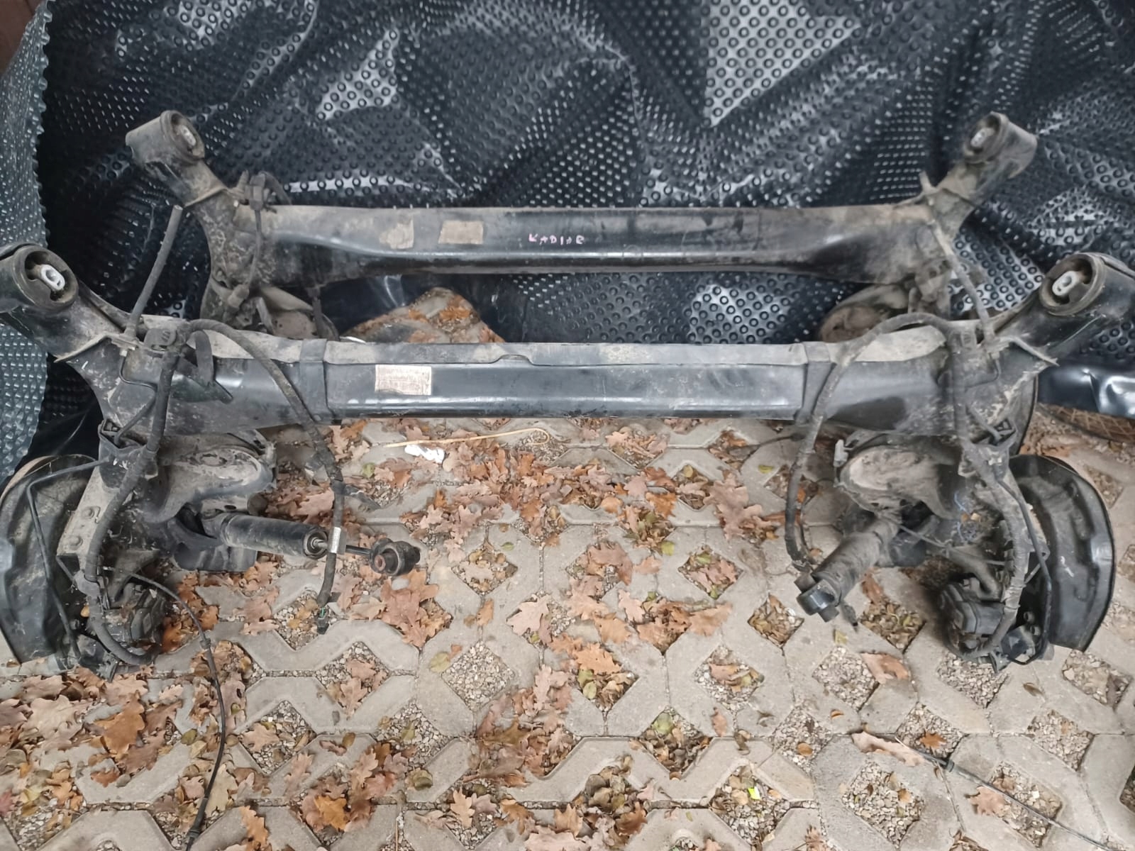 BELKA ZAWIESZENIA TYŁ TYLNA QASHQAI 2 J11 KADJAR