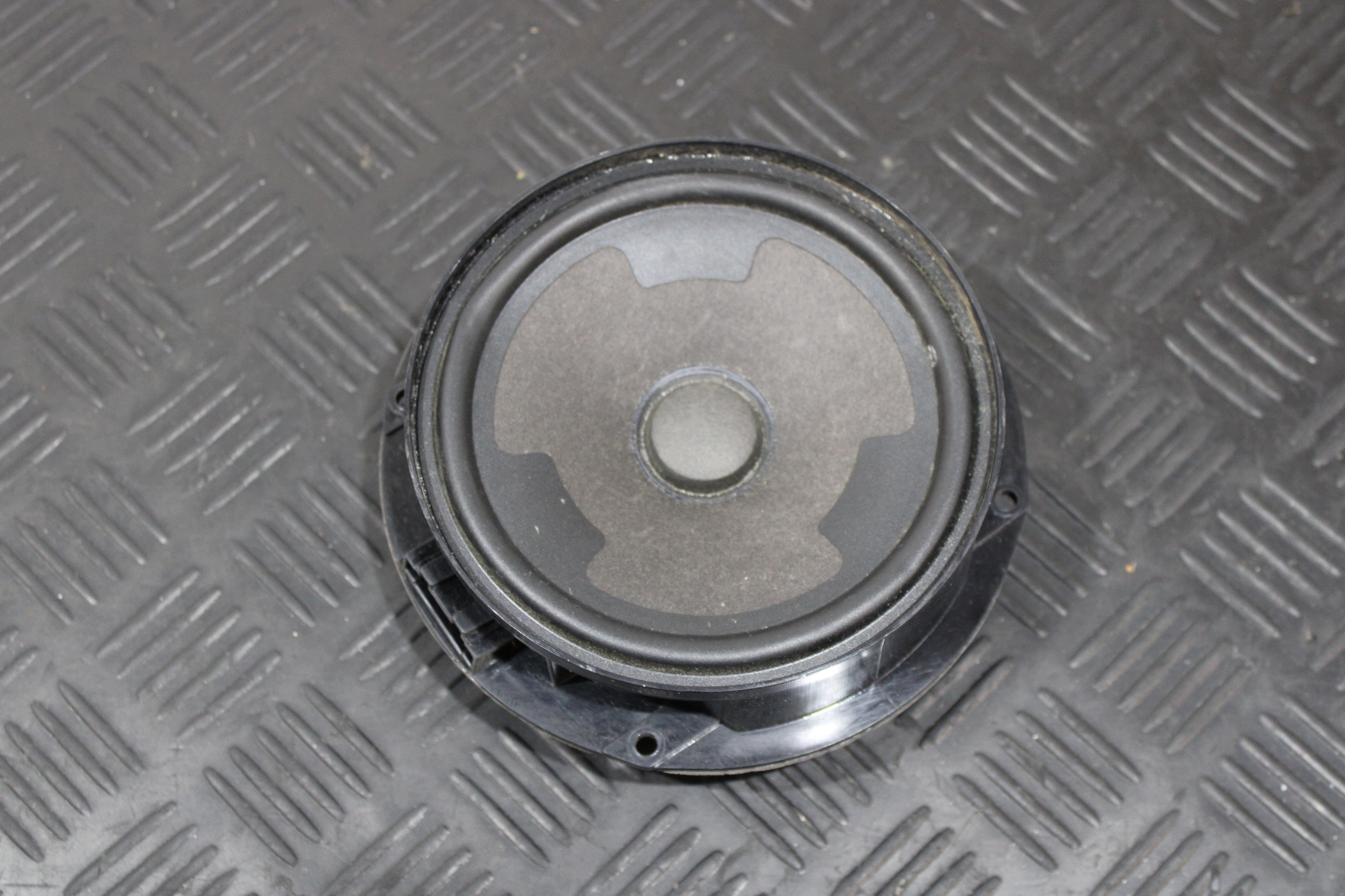 speaker door left rear part 3G0035453 VW PASSAT B8 3G0 3G9