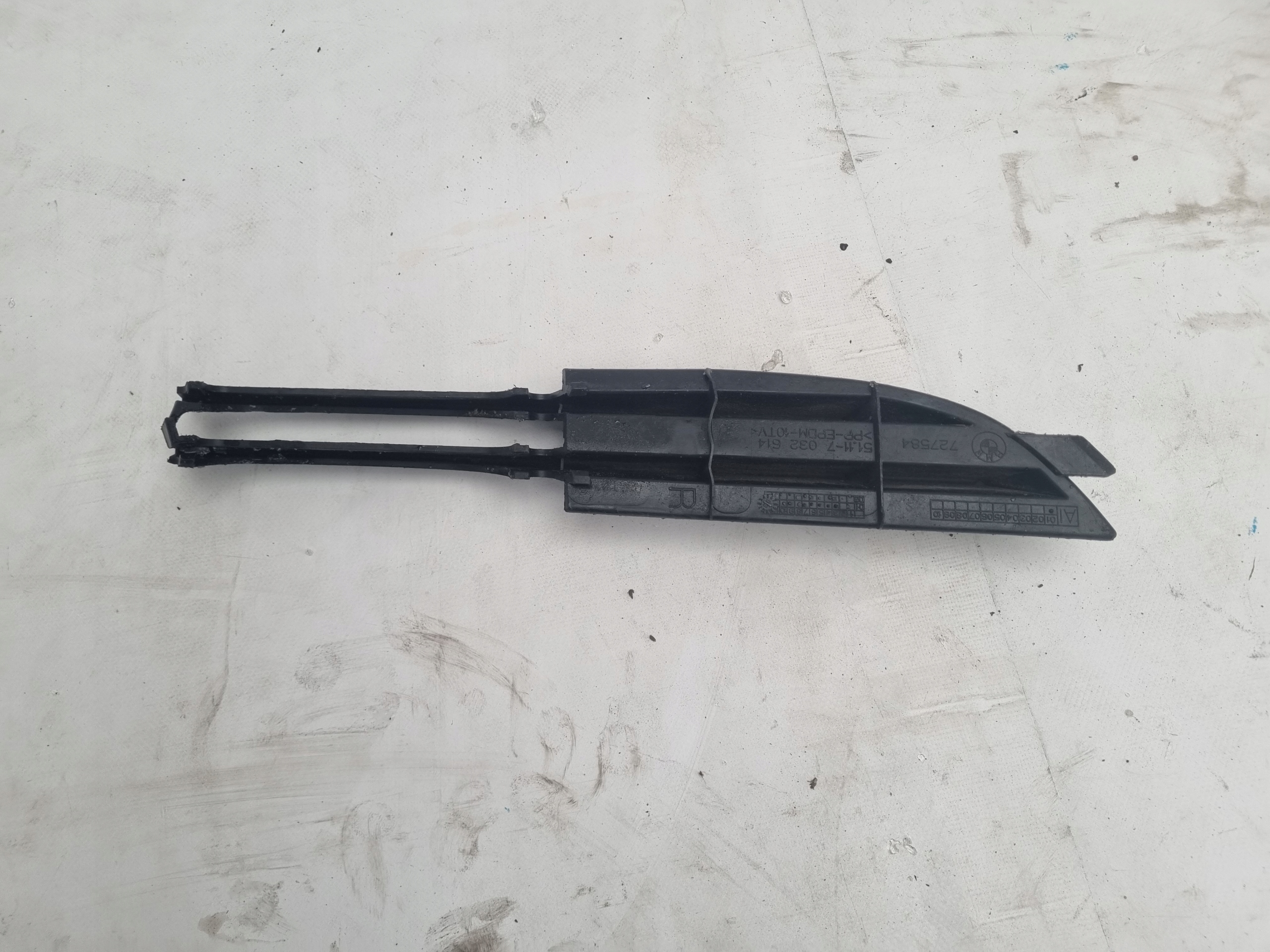 BMW 3 E46 LCI LIFT 01-05 grid left of a bumper front