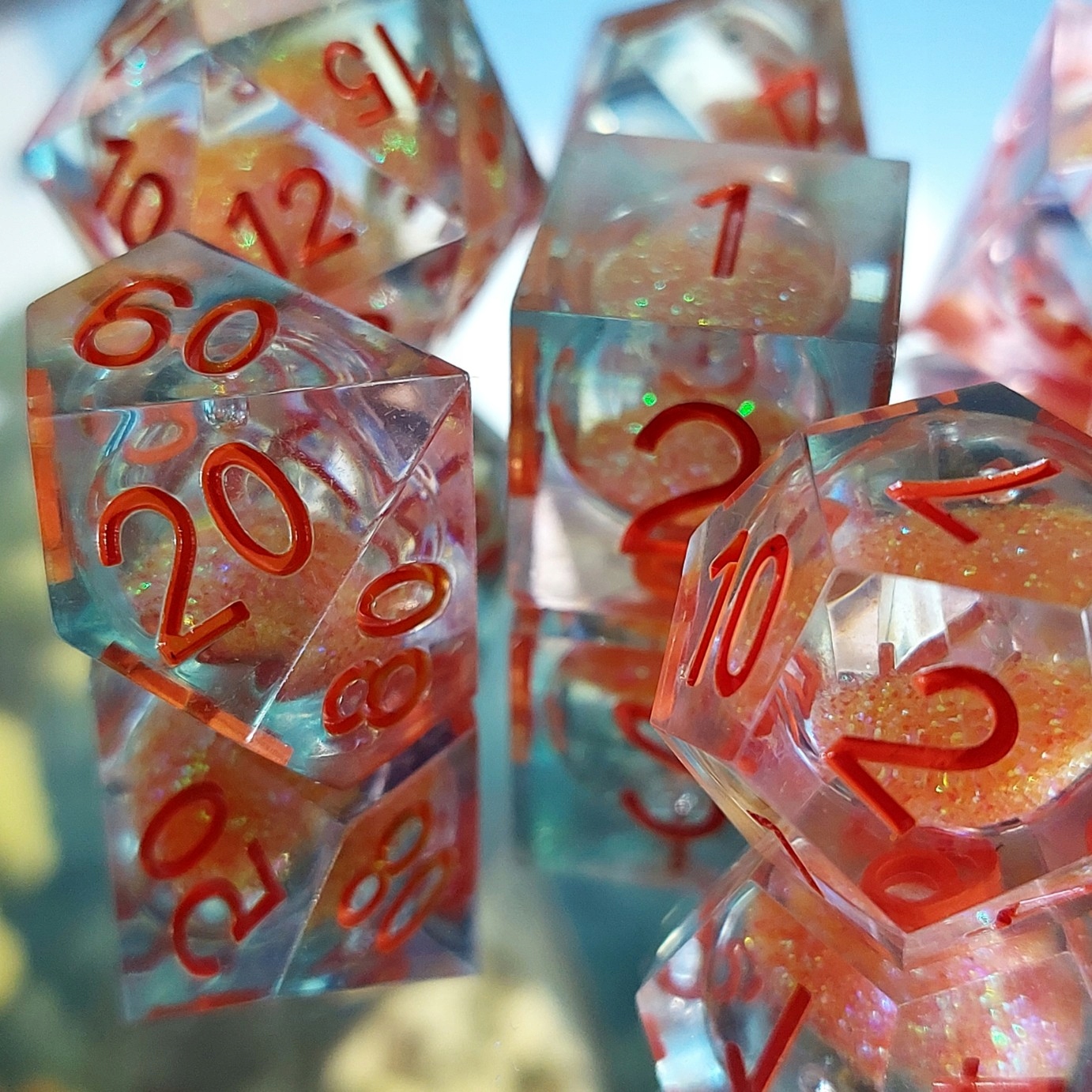 PIASKI CZASU ZESTAW 7 PŁYNNYCH EPOKSYDOWYCH KOŚCI KOSTEK RPG Liczba sztuk 7 szt.