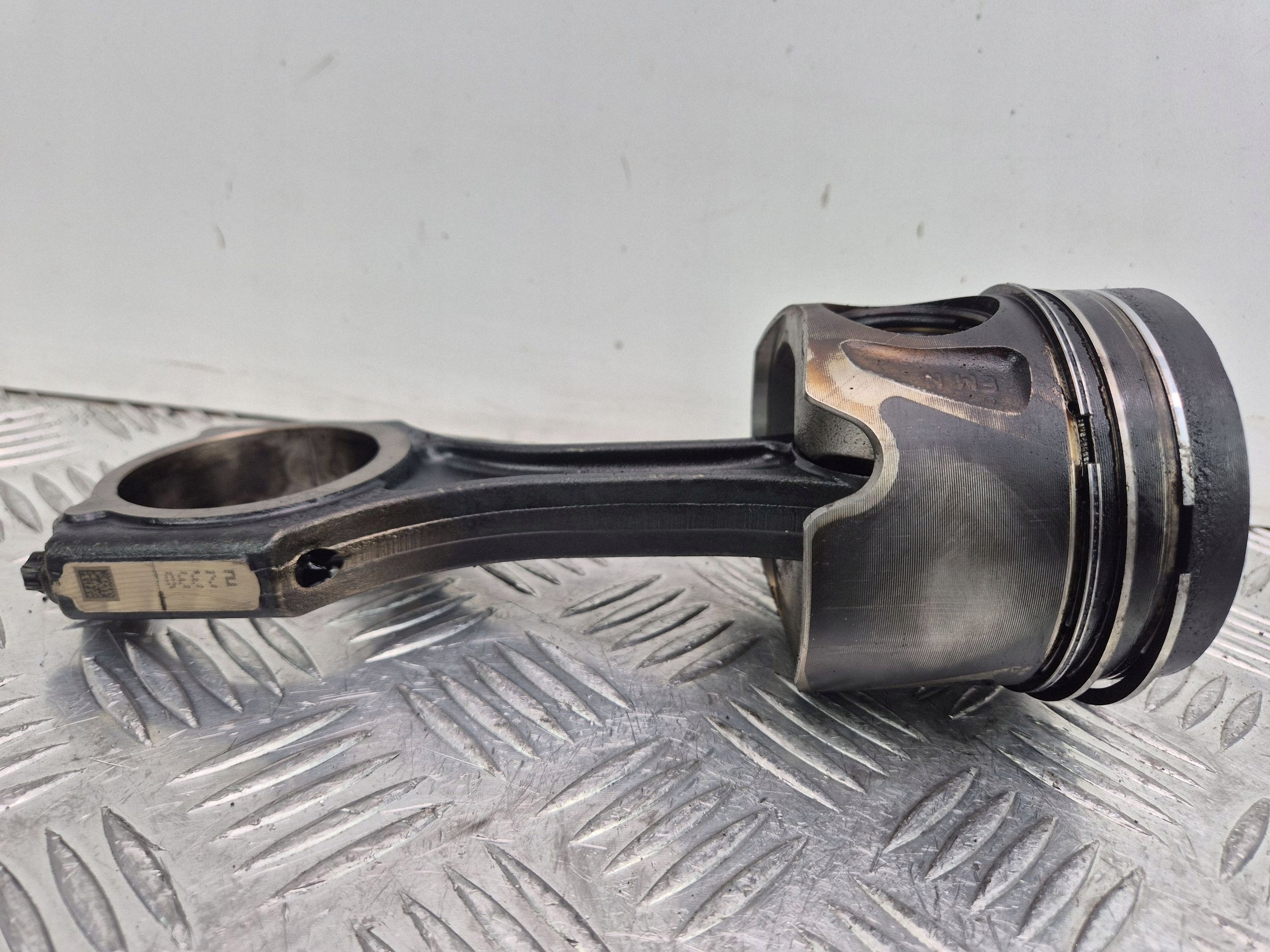 piston with connecting rod Mercedes Sprinter 2.2 W906 8349F OM651