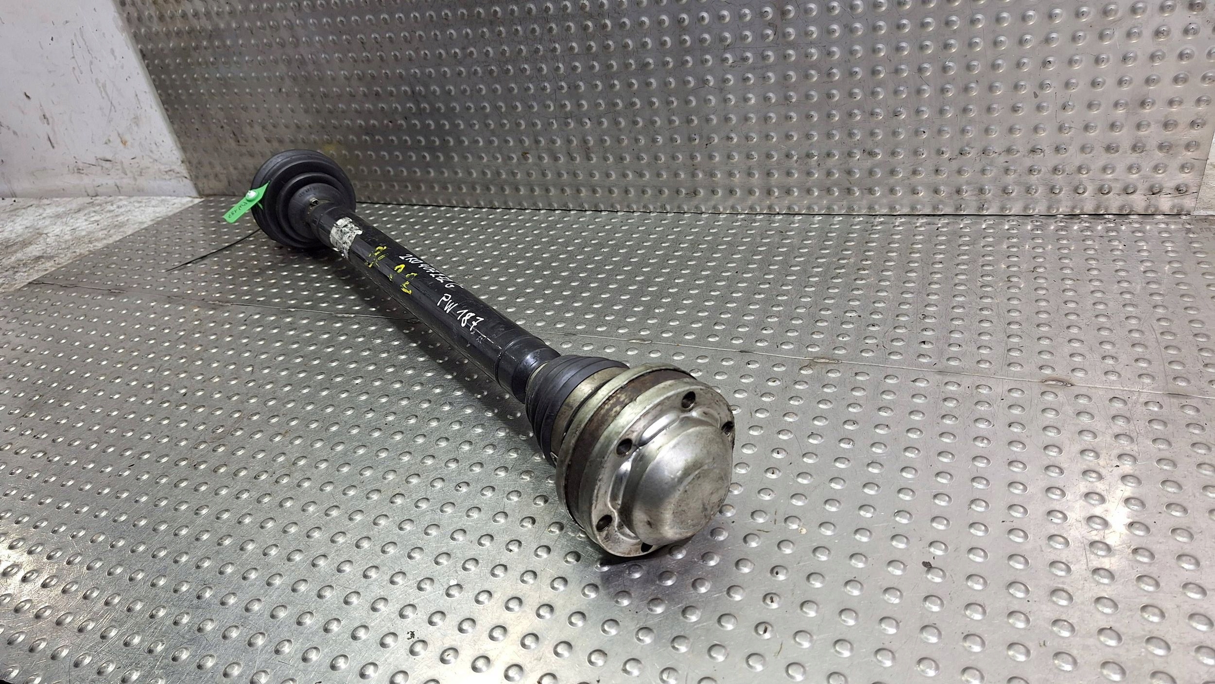 semi-axis right front 2K0407272G VW CADDY III 2K LIFT 2.0 TDI