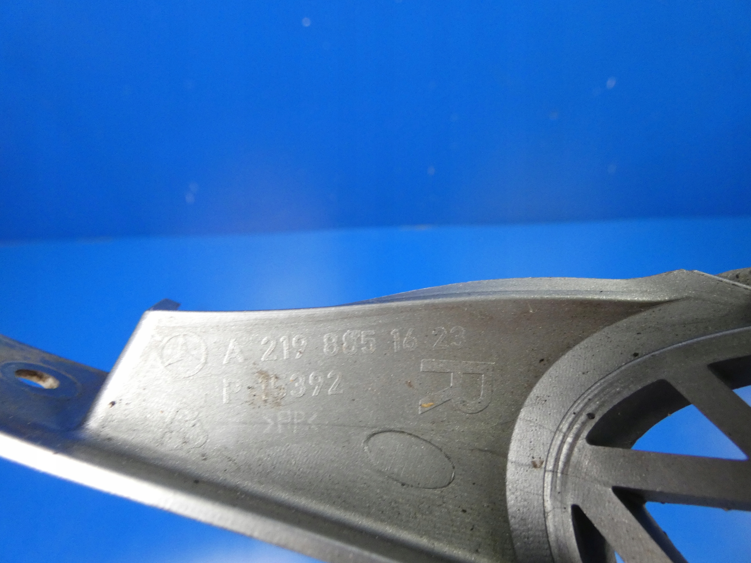CLS W219 LIFT mřížka nárazníku mlhovky pravá
